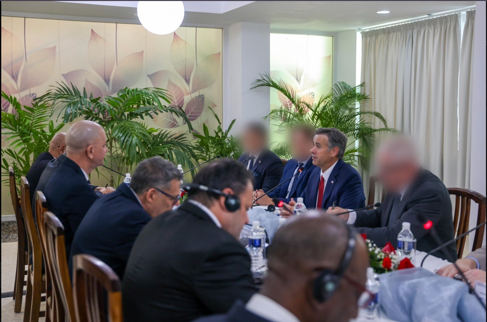 El director de la Agencia Central de Inteligencia (CIA), John Ratcliffe, en La Habana