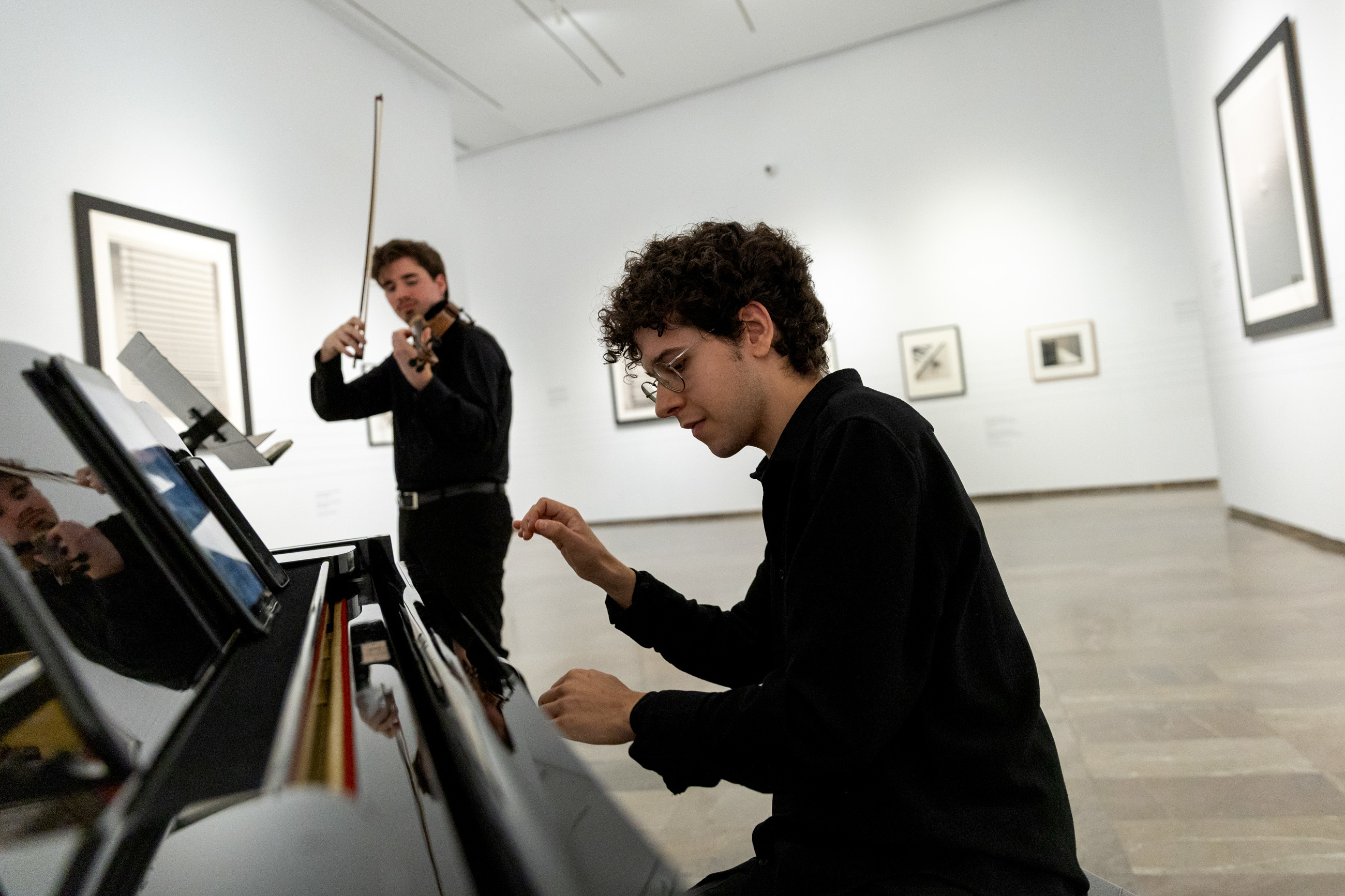 Carlos Martín Duarte y el pianista Alejandro Espina, en el Centre del Carme.