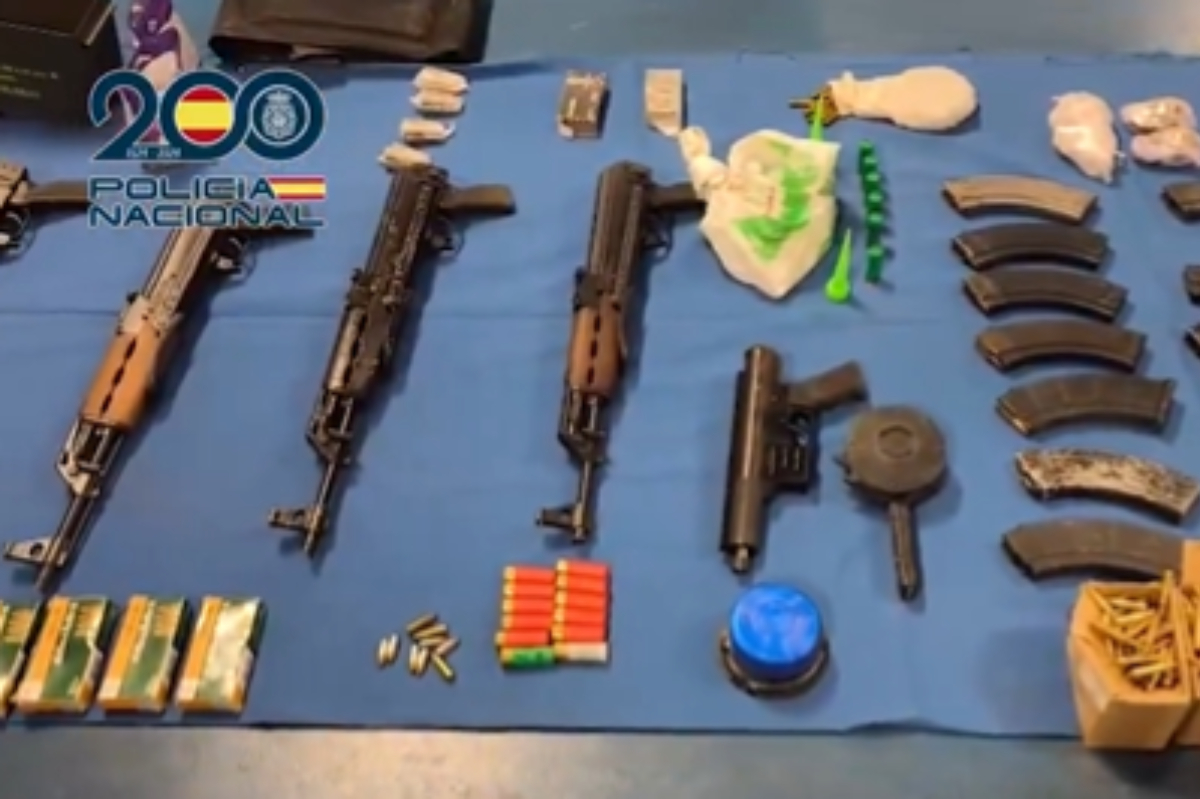 Parte de las armas intervenidas en la operaci�n policial en Jerez.