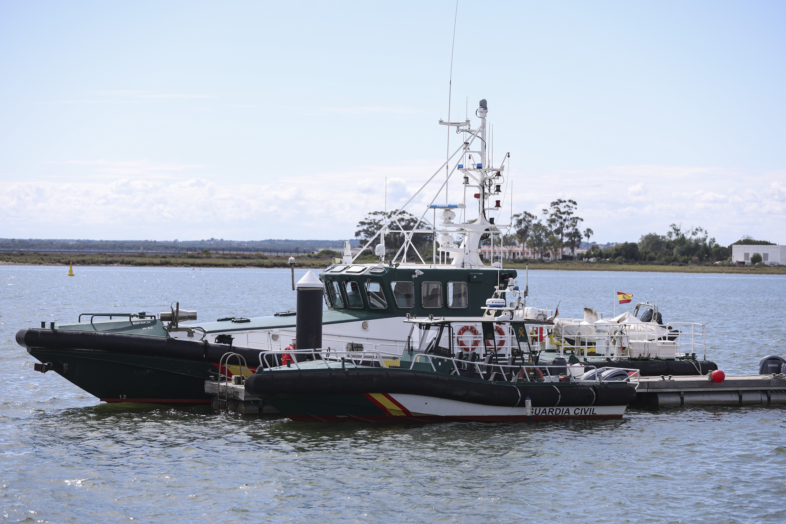 Fotos de embarcaciones de la Guardia civil en Huelva, despu�s de la muerte de dos guardias.