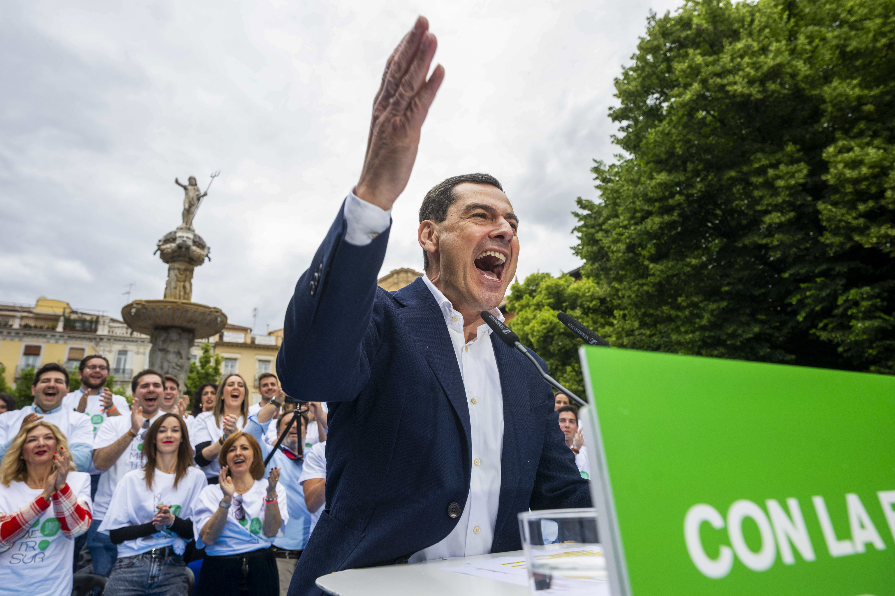 Juanma Moreno, este viernes, durante el pen�ltimo mitin celebrado en Granada.