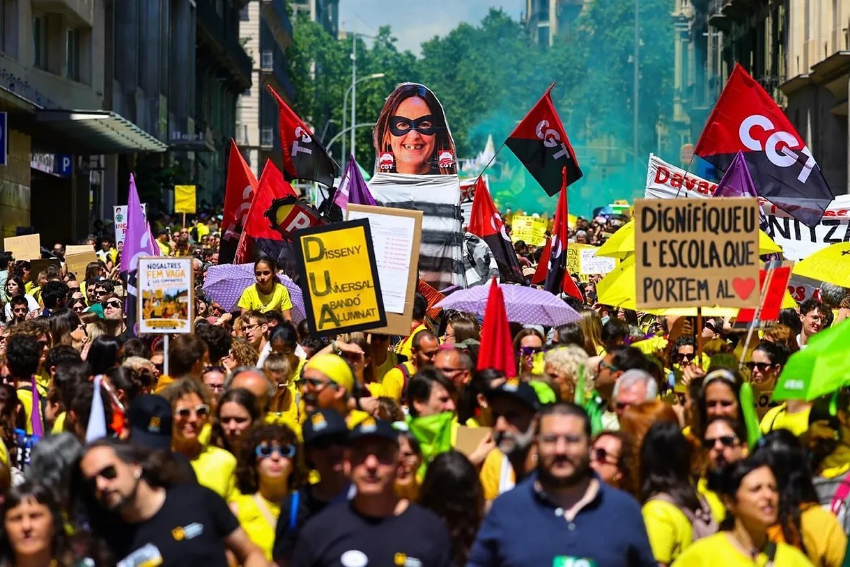 Manifestaci�n en Barcelona durante la huelga de docentes del martes