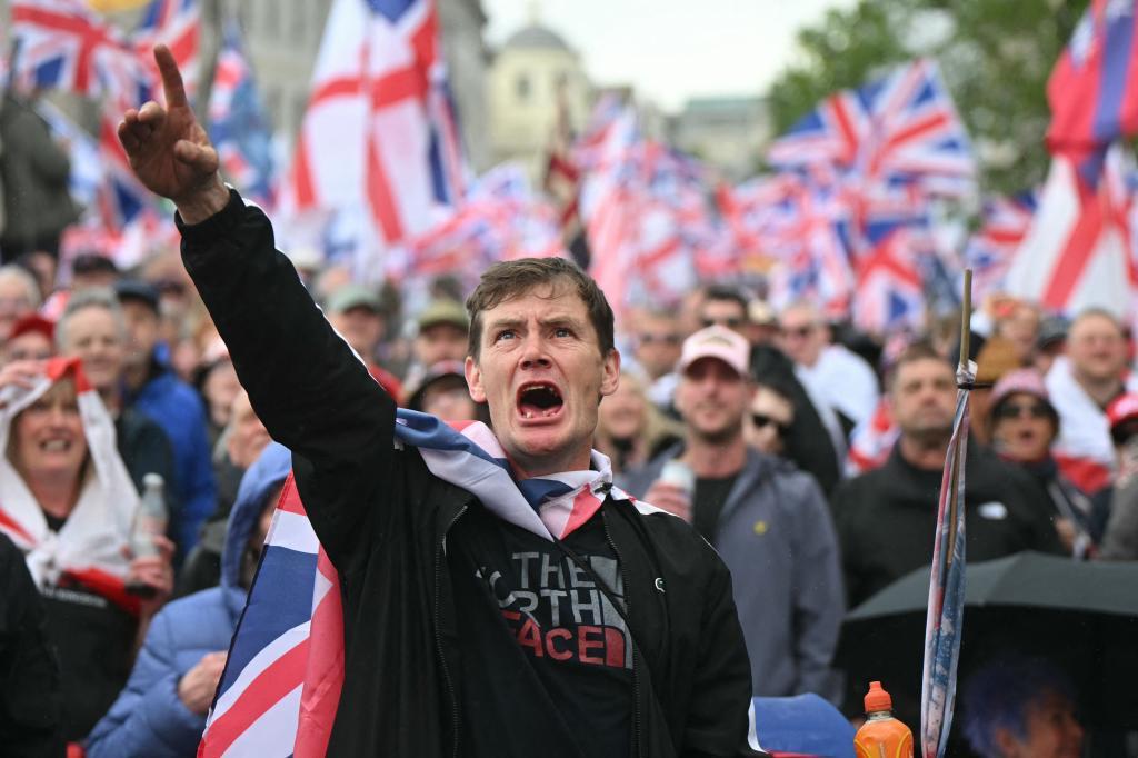 Asistentes a la movilizaci�n de ultraderecha en Londres
