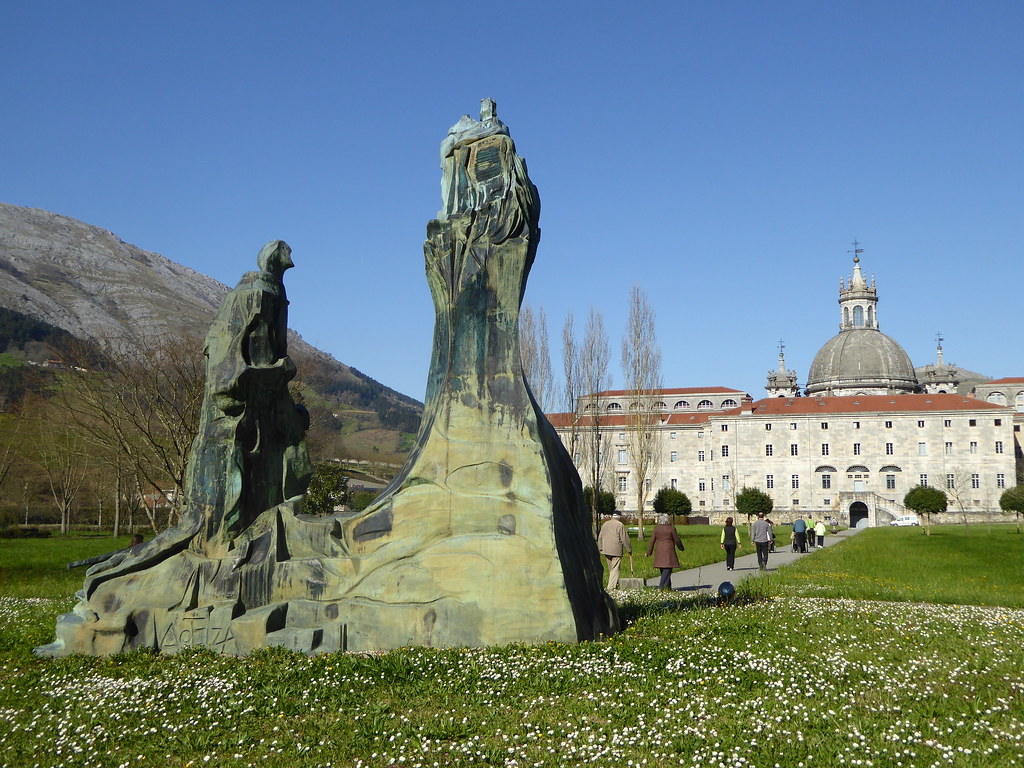 El santuario de Loyola, en Azpeitia, en torno a la casa donde naci� el fundador de los jesuitas