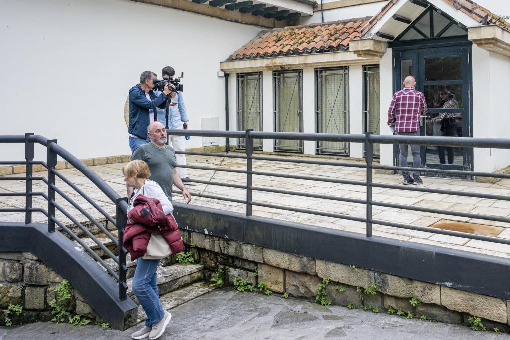Entradas y salidas, hace unos días, en la asamblea de afectados