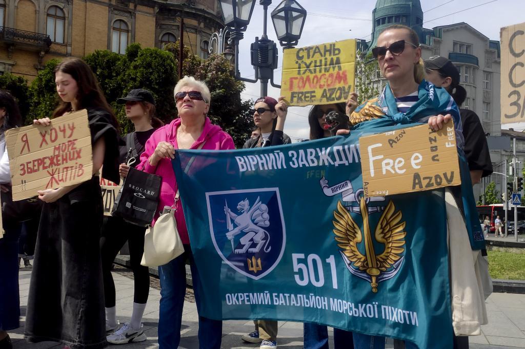 Manifestaci�n en Le�polis por la liberaci�n de los presos de Mari�pol