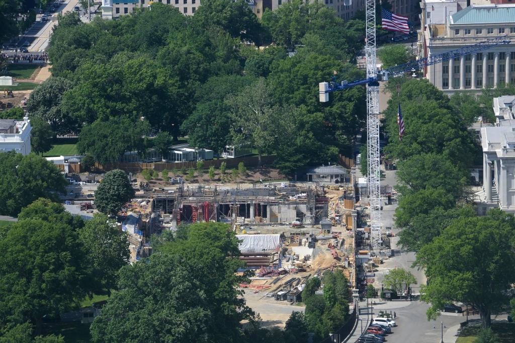Trabajos de construcci�n del sal�n de baile de la Casa Blanca.