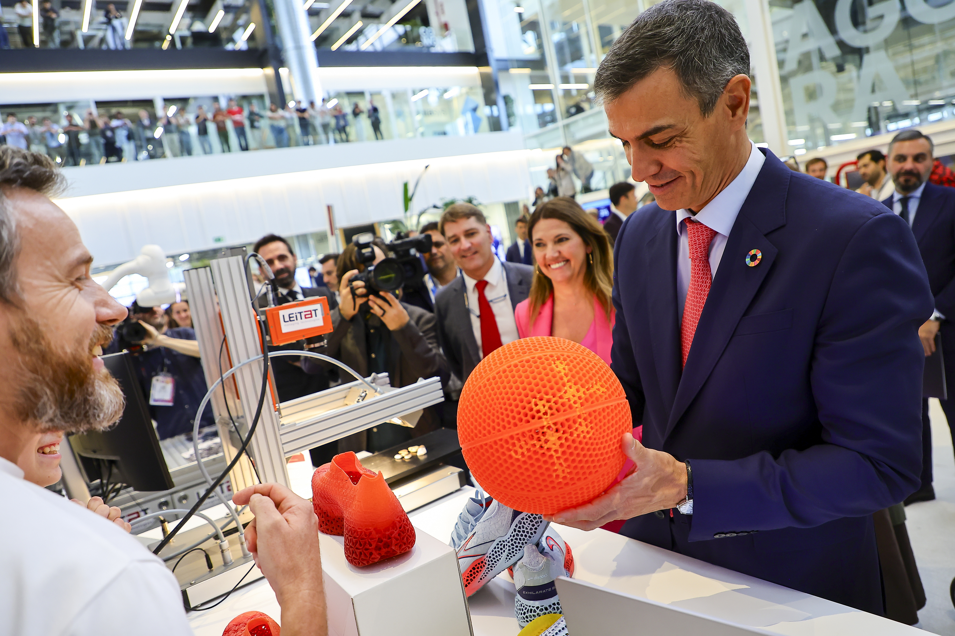 Pedro Sánchez en el DFactory, el vivero de empresas de la industria 4.0 del Consorcio de la Zona Franca