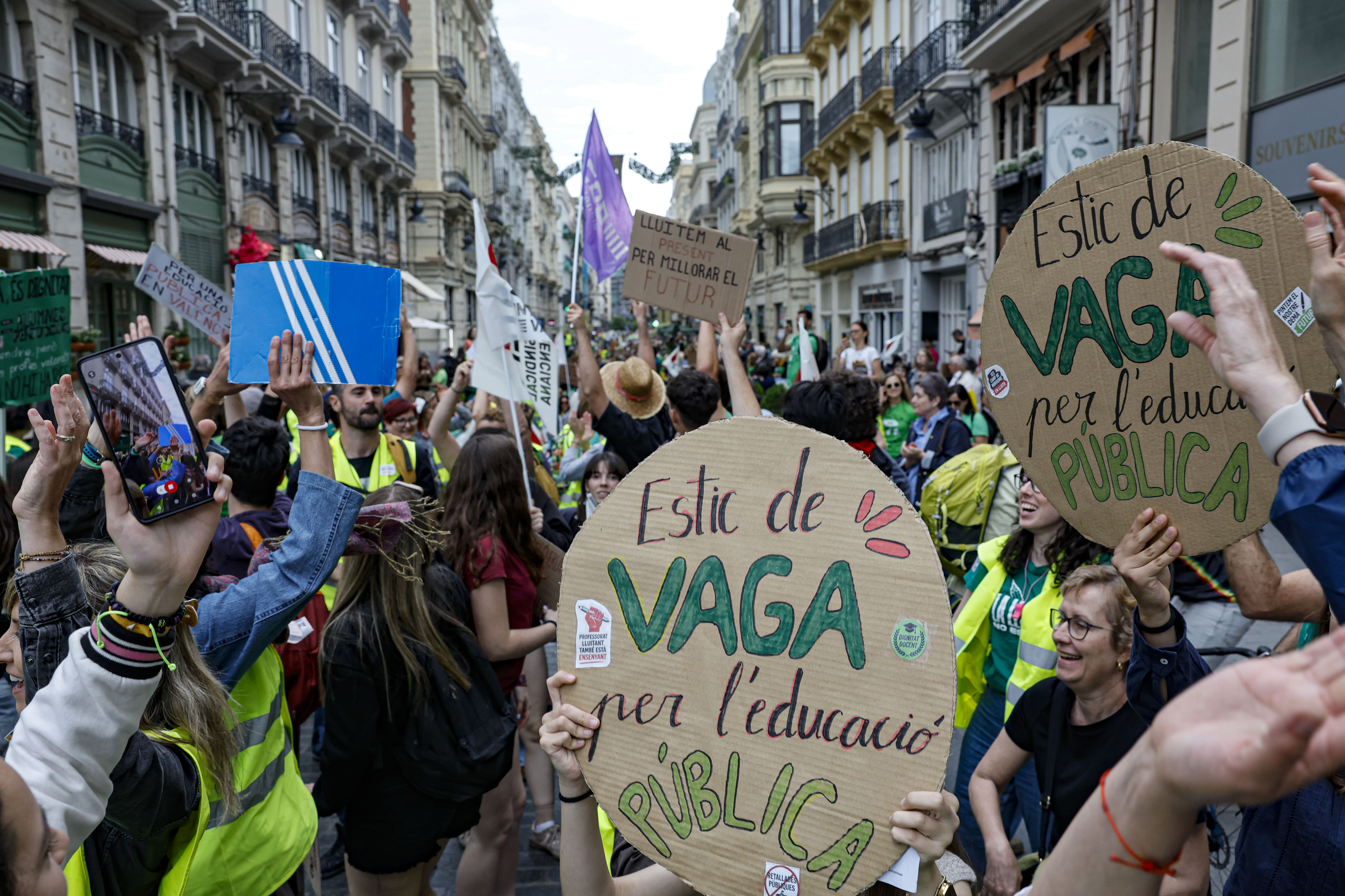 Los docentes valencianos, en la manifestación del pasado viernes.