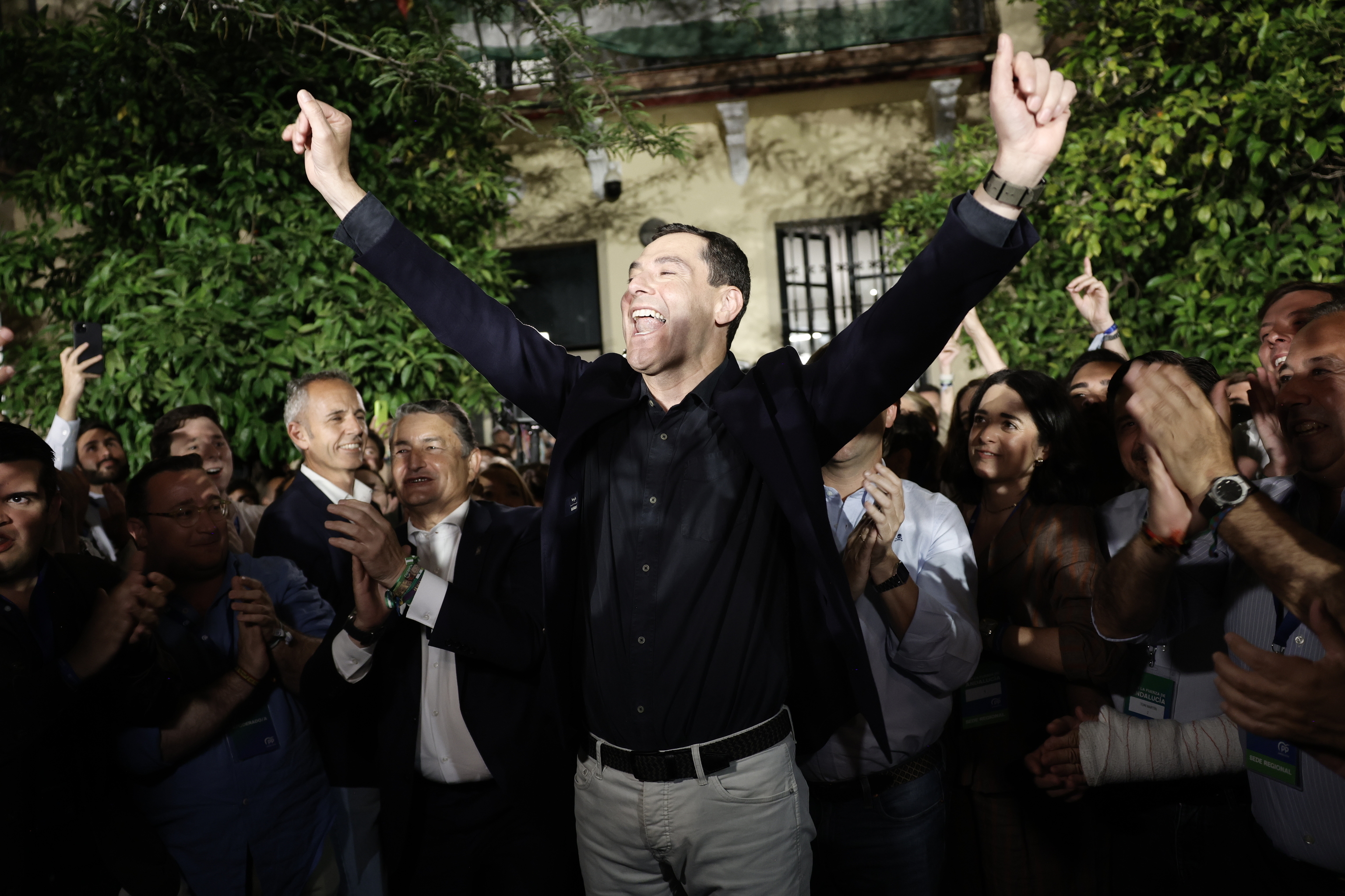 Juanma Moreno, durante la noche electoral.