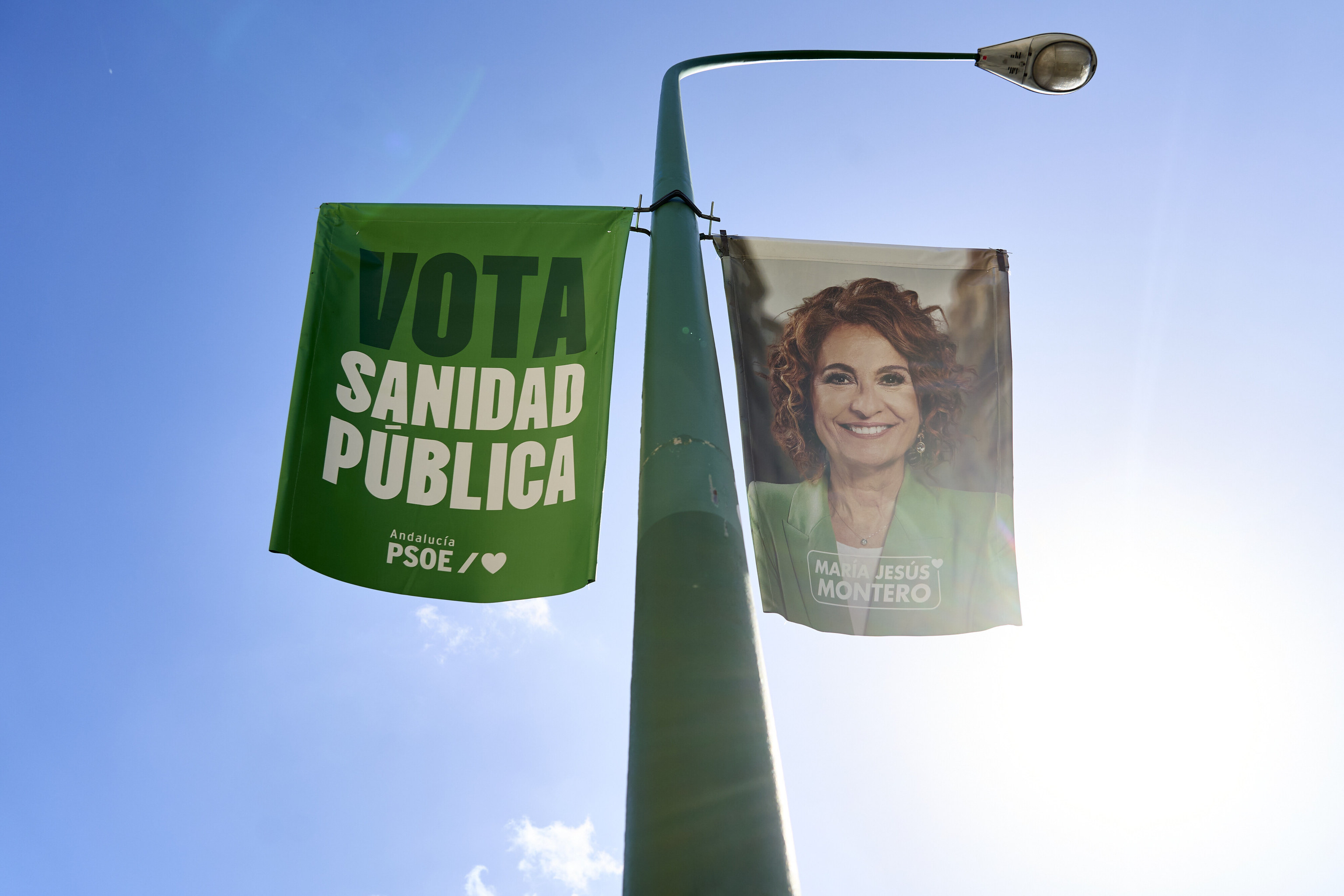 Carteles de la candidata socialista María Jesús Montero en Sevilla.