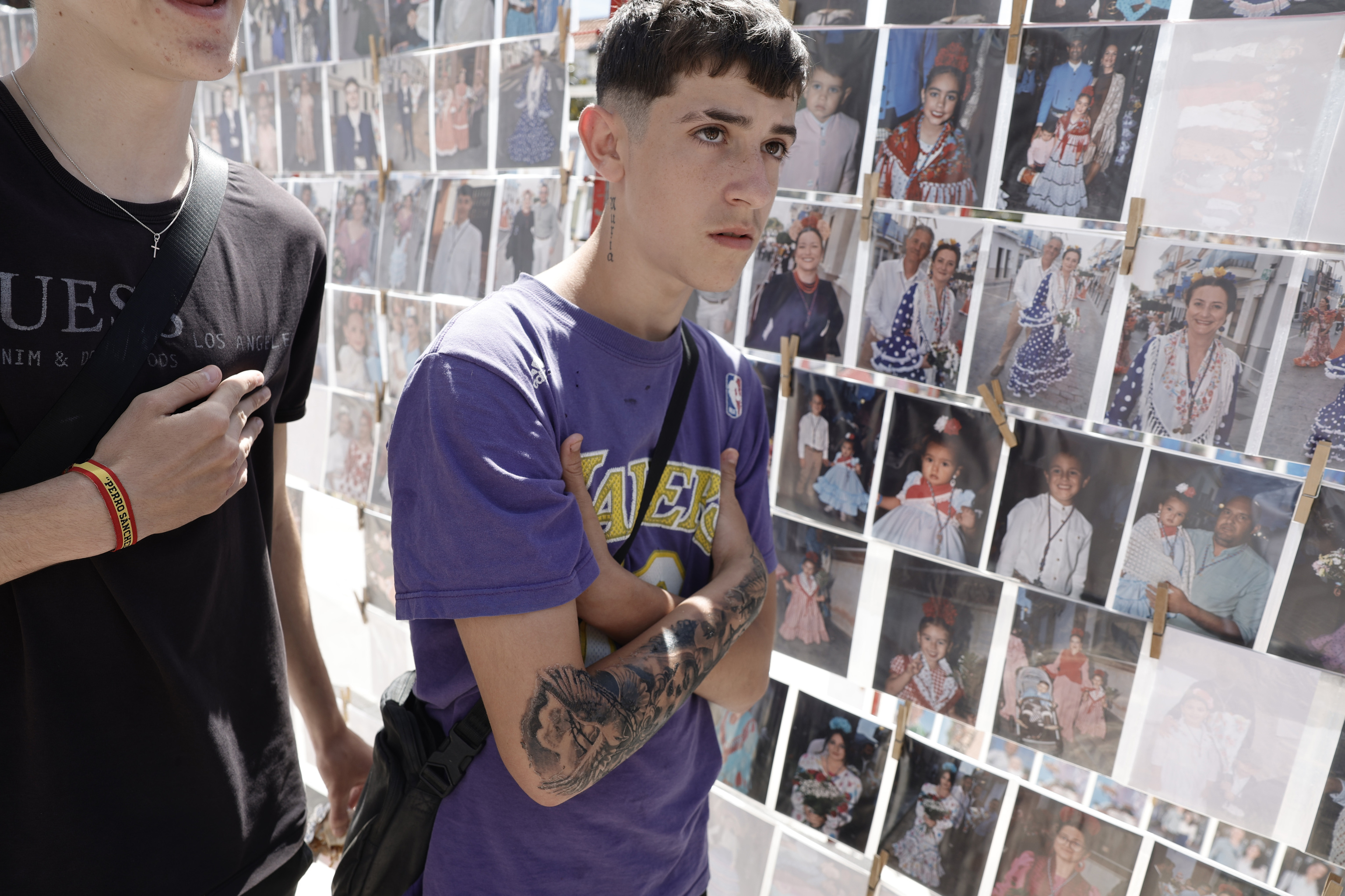 Jos�, con tatuajes, y su amigo Hugo, con pulsera de �Perro S�nchez�.