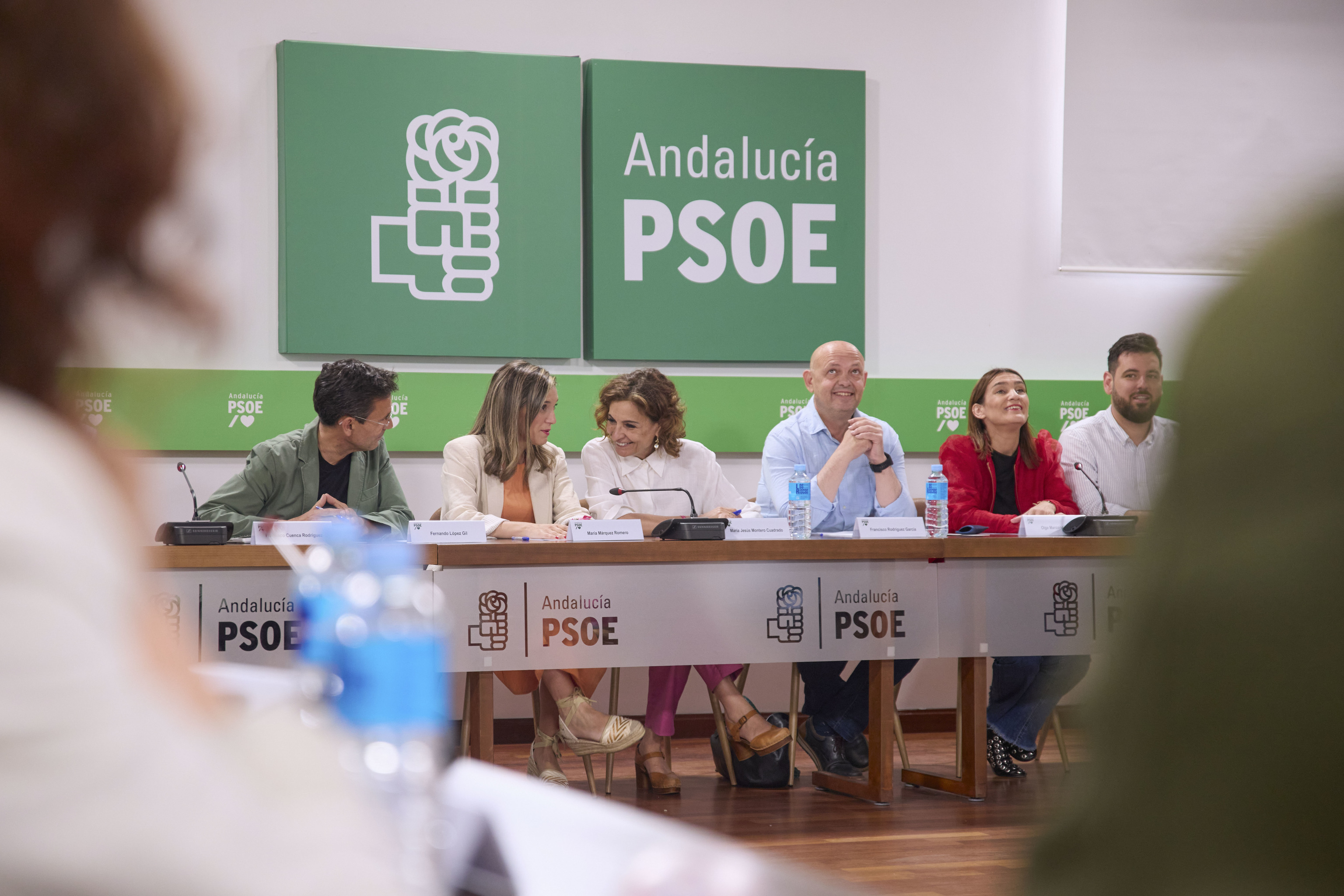 Montero, con su Ejecutiva del PSOE-A.