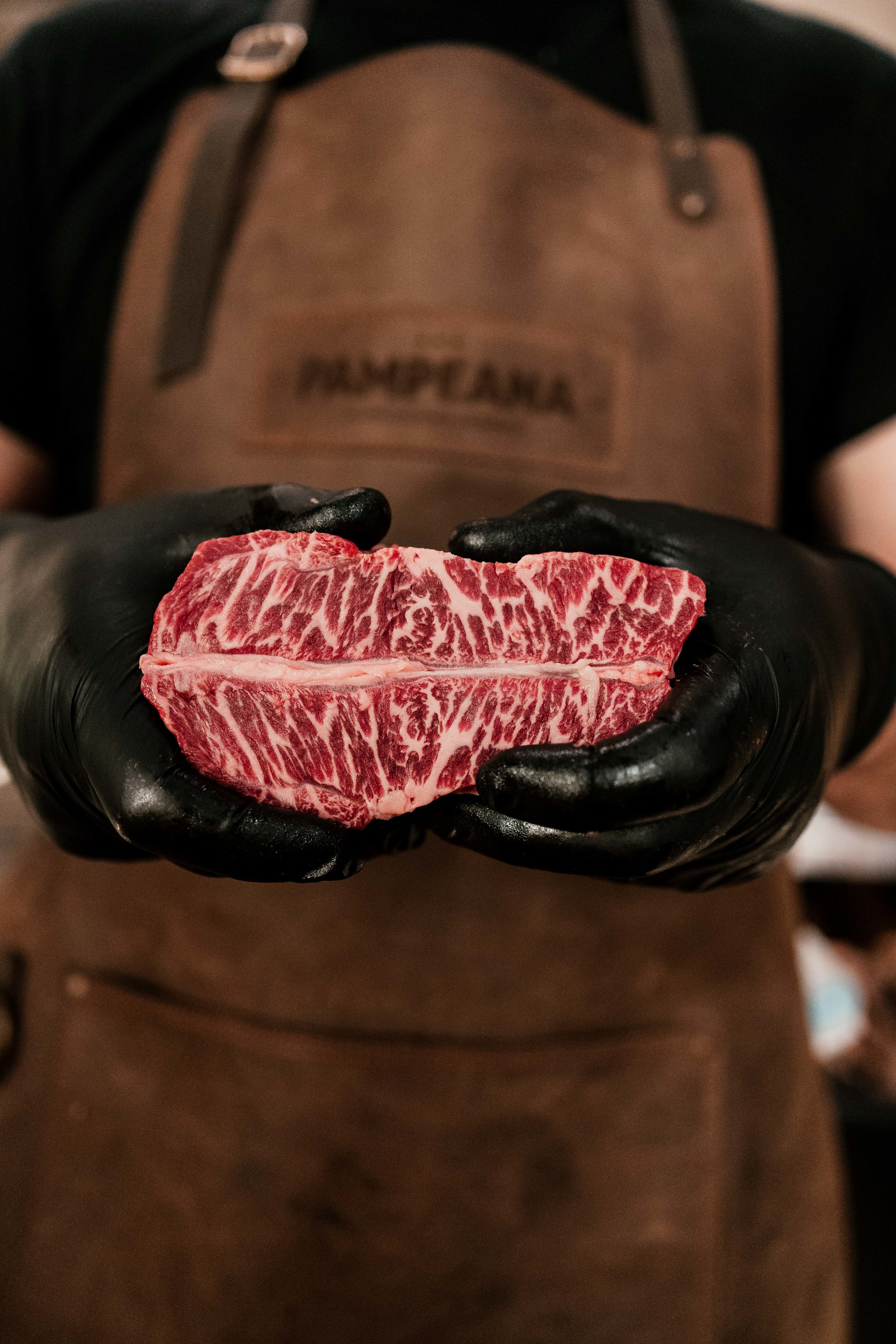 Corte de la exclusiva carne de Wagyu de Pampeana.