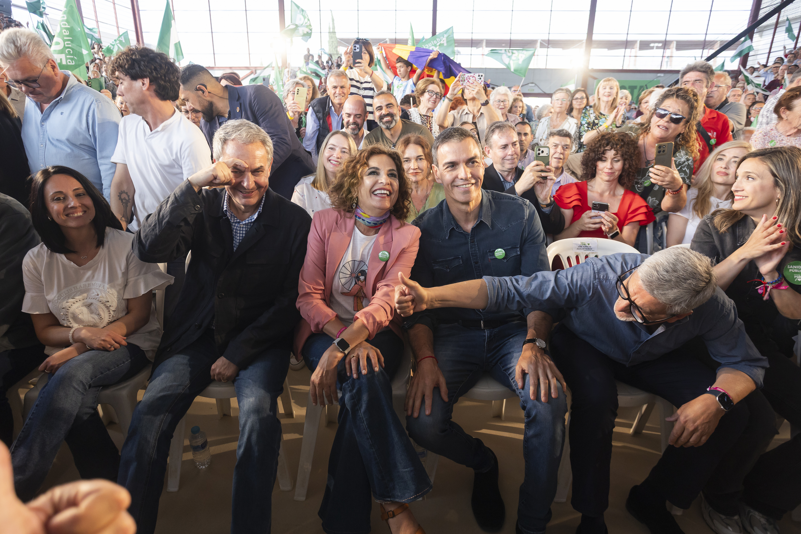 De izqda. a dcha, Rebeca Torró, José Luis Rodríguez Zapatero, María Jesús Montero y Pedro Sánchez, en un mitin el pasado 1 de mayo.