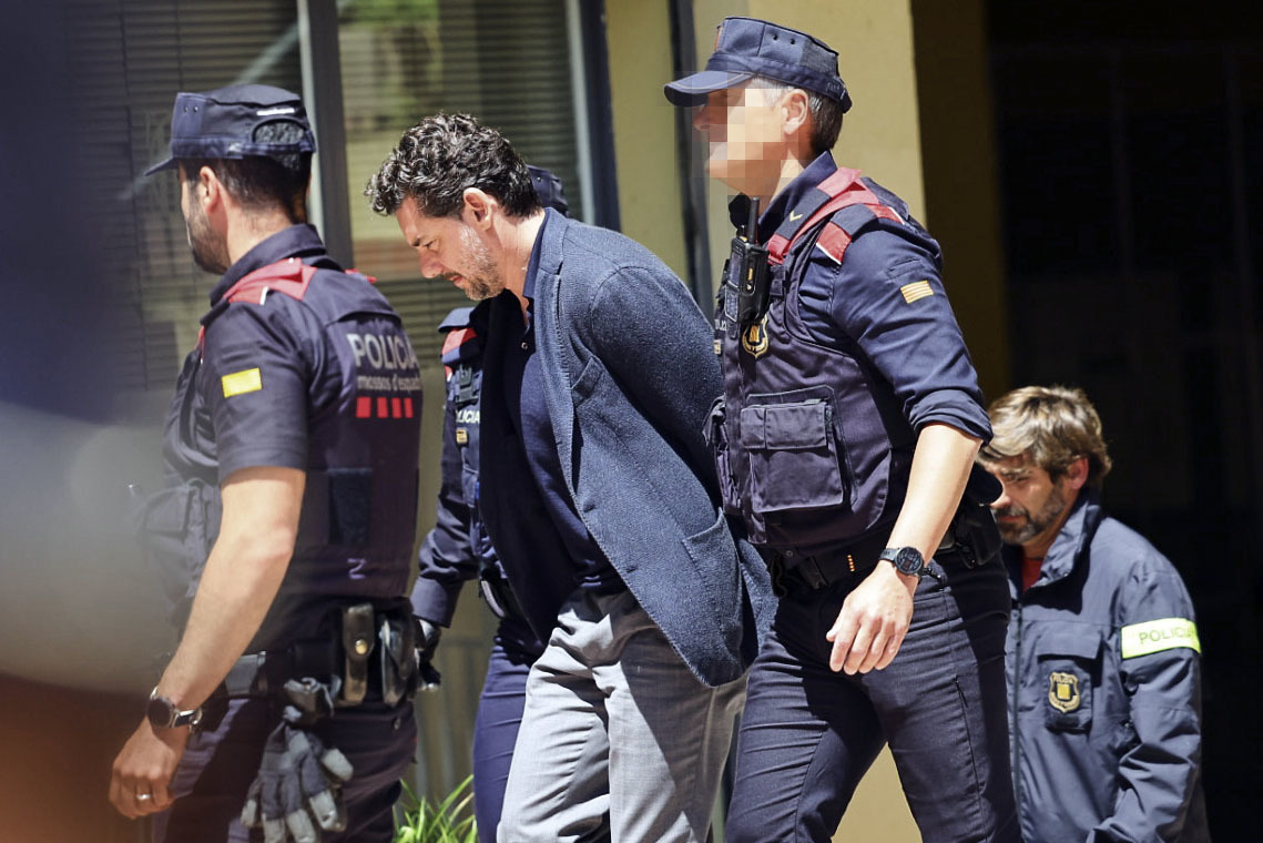 Jonathan Andic, hijo del fundador de Mango, entra en los juzgados de Martorell (Barcelona).