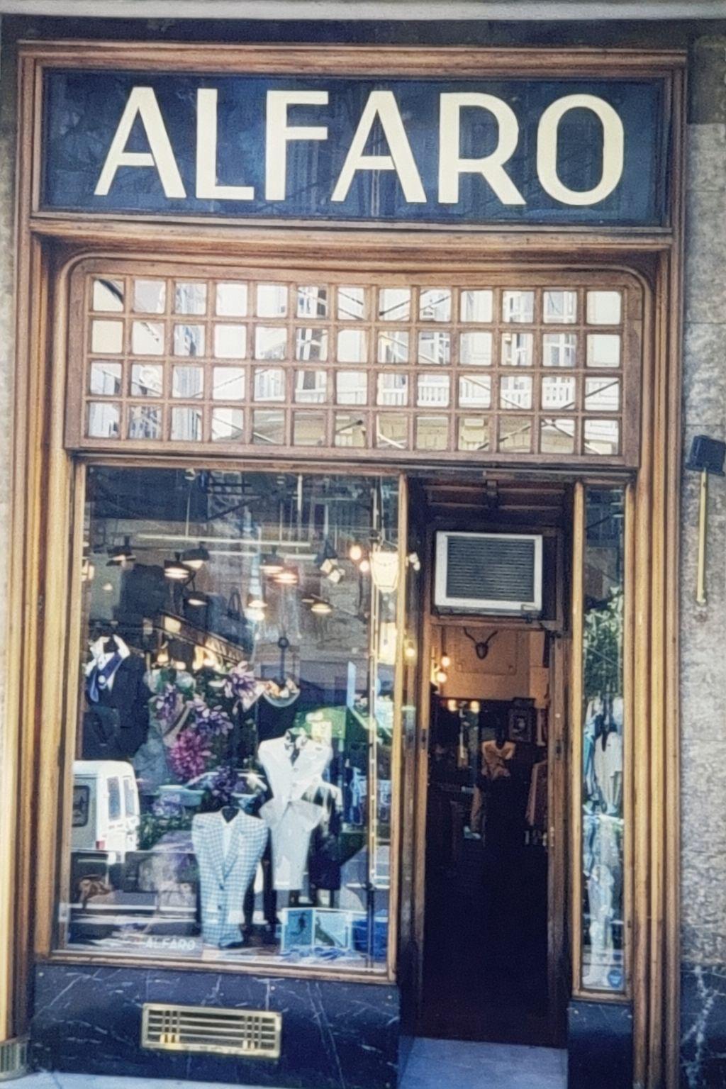 La fachada de la tienda de Alfaro en Gran V�a, en su inauguraci�n.