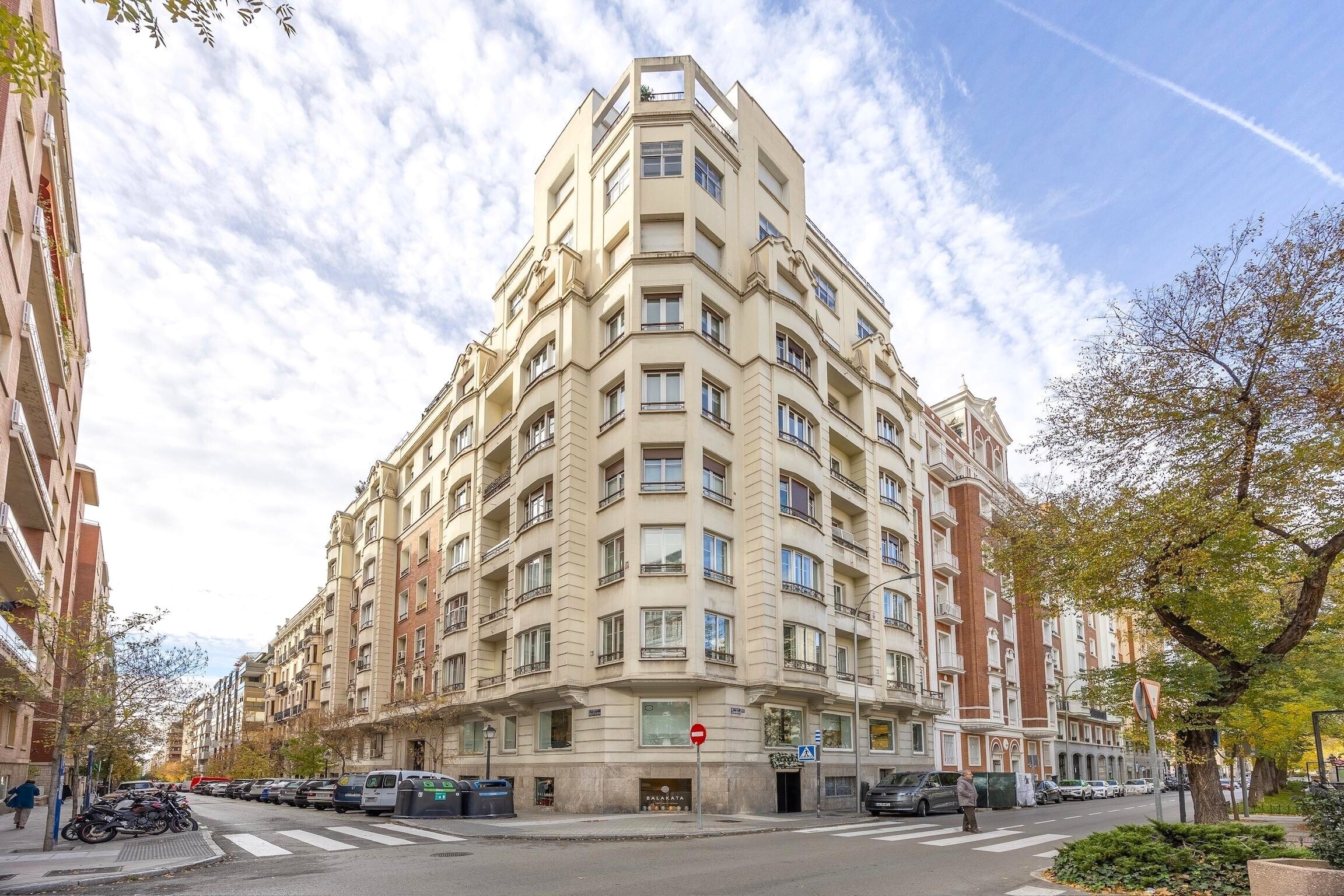 Bloque de viviendas en el Barrio de Salamanca de Madrid.
