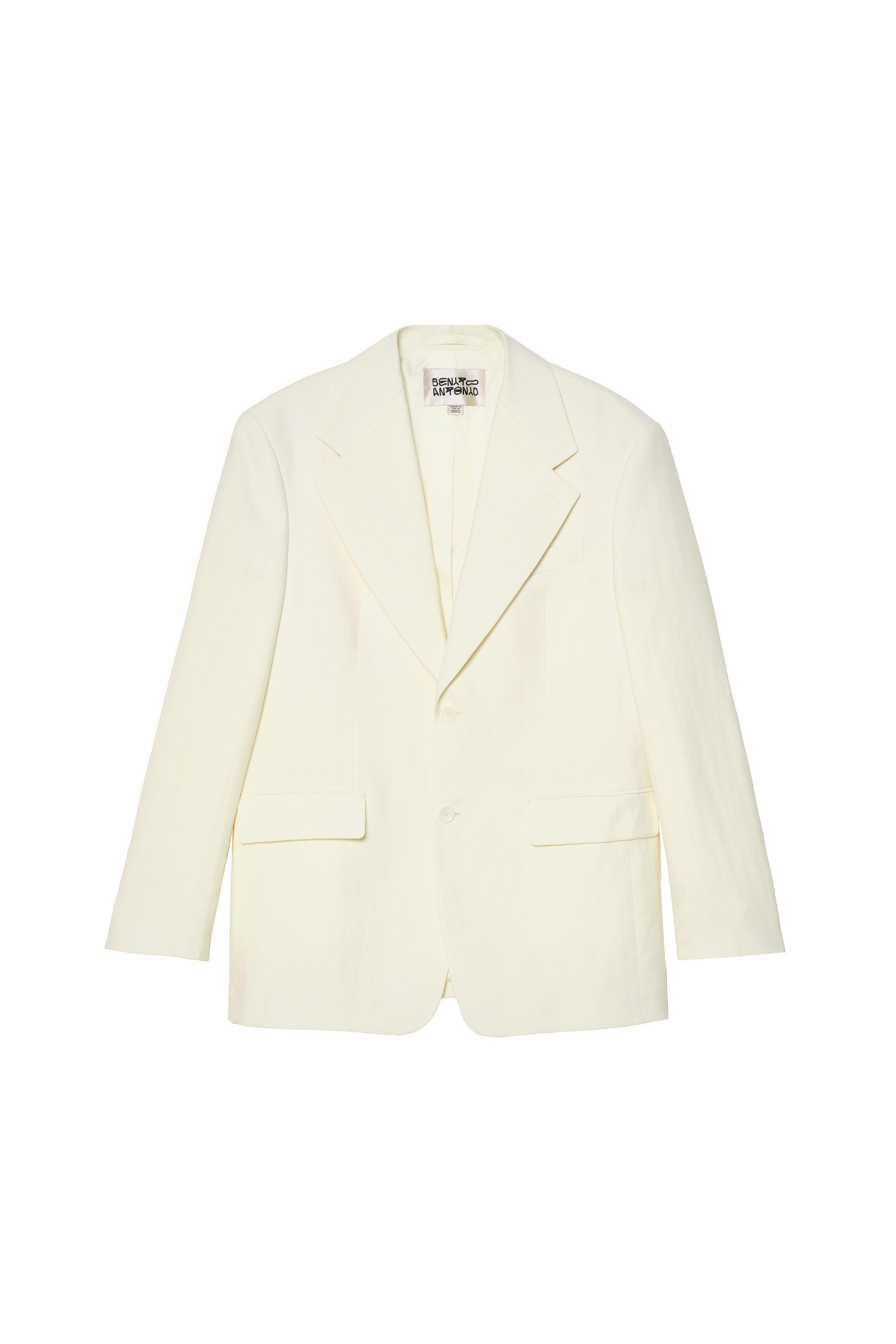 Ya est� aqu� la colecci�n de Bad Bunny x Zara; estas son nuestras prendas favoritas con las que revolucionar�s tus estilismos en sus conciertos de Barcelona y Madrid: blazer