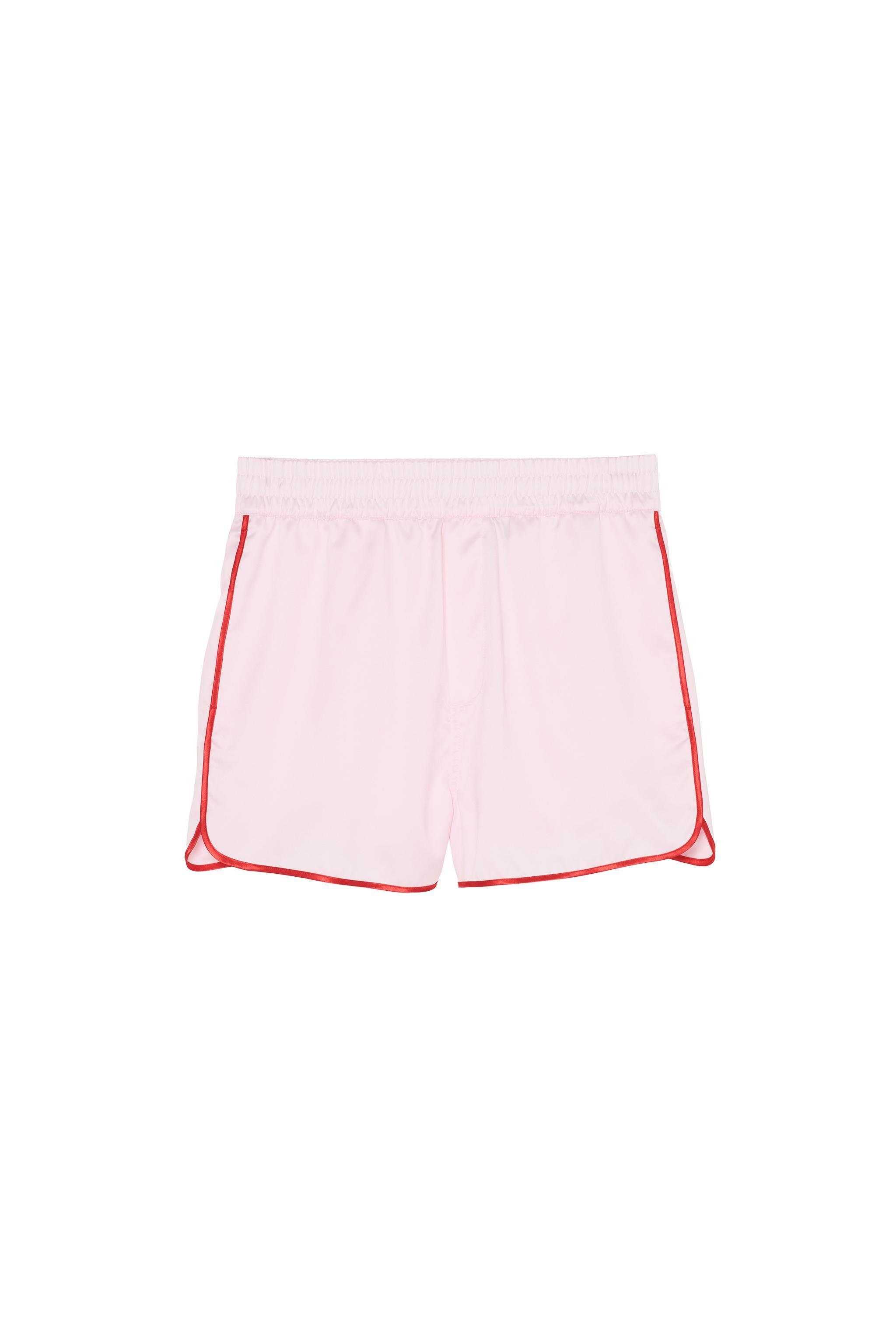 Ya est� aqu� la colecci�n de Bad Bunny x Zara; estas son nuestras prendas favoritas con las que revolucionar�s tus estilismos en sus conciertos de Barcelona y Madrid: shorts