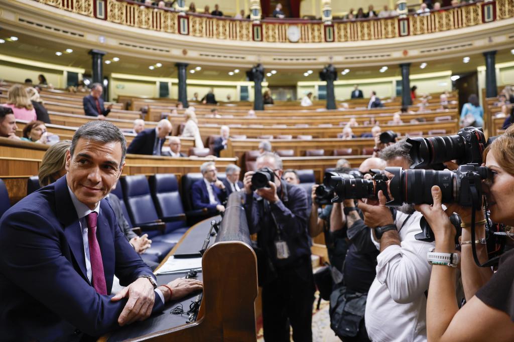 Pedro Sánchez, el miércoles, antes del inicio de la sesión de control al Gobierno en el Congreso.