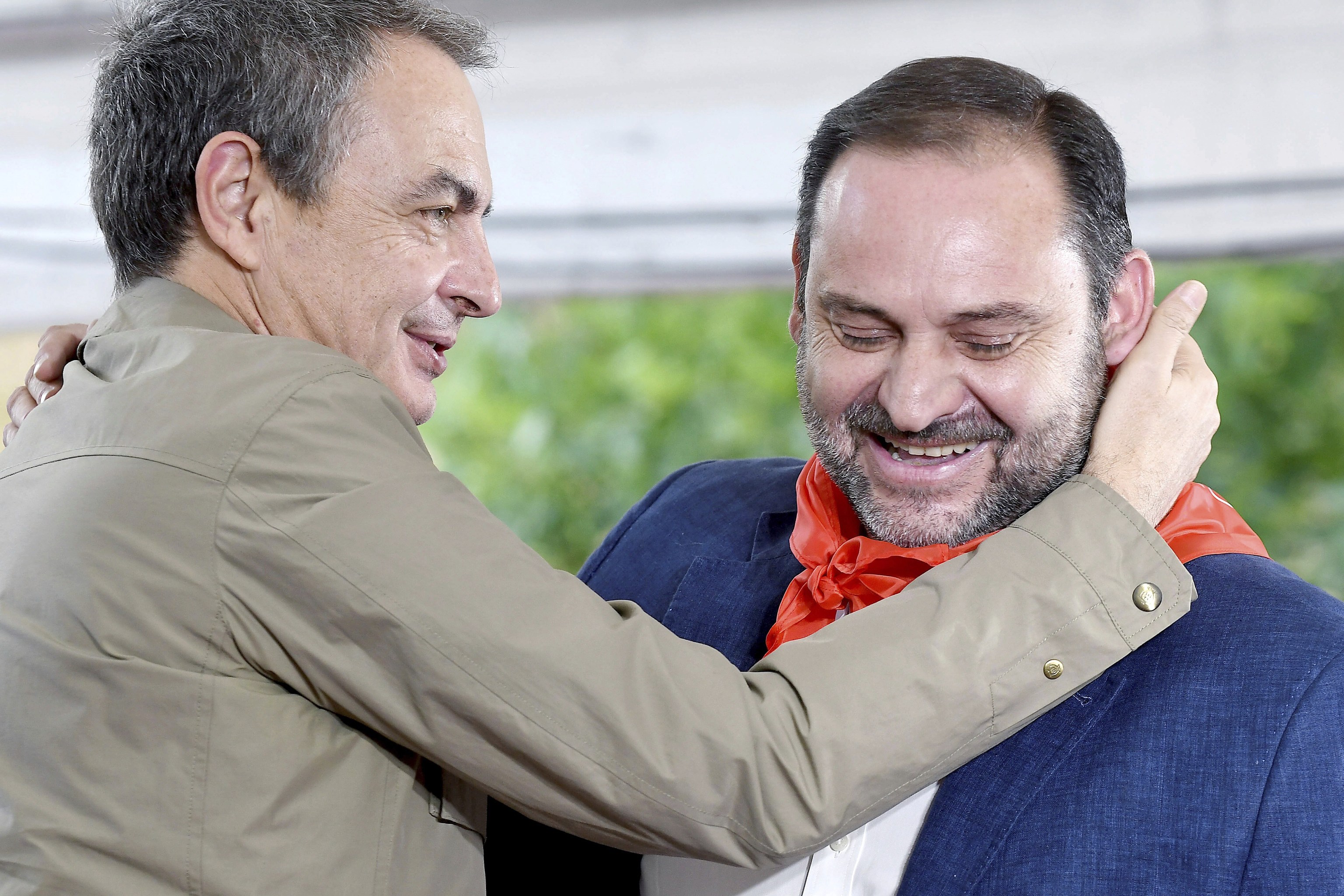 Jos� Luis Rodr�guez Zapatero y Jos� Luis �balos en La Ercina (Le�n), en 2018.
