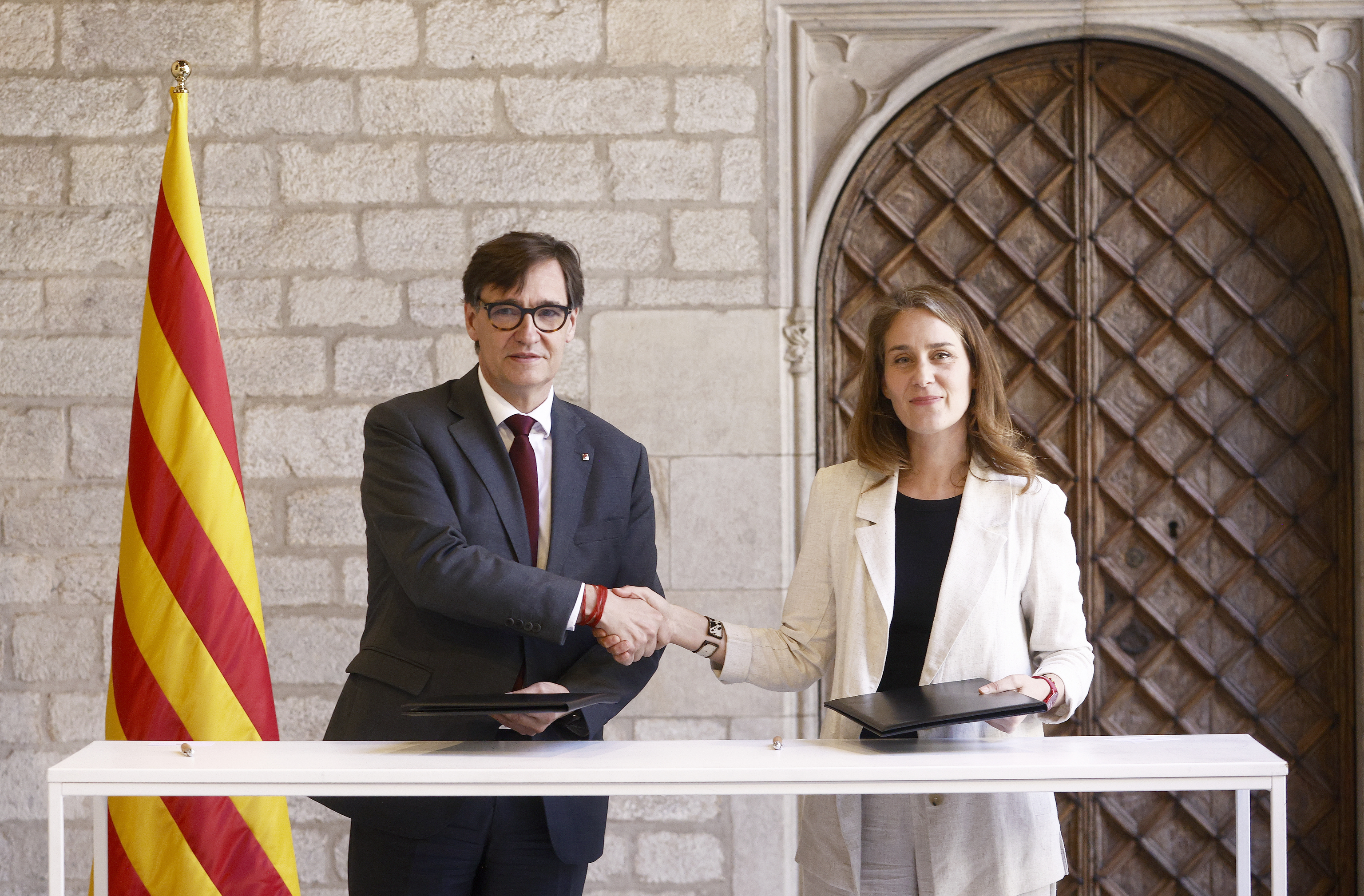 El presidente catal�n, Salvador Illa y la l�der de Comuns en el Parlament, J�ssica Albiach