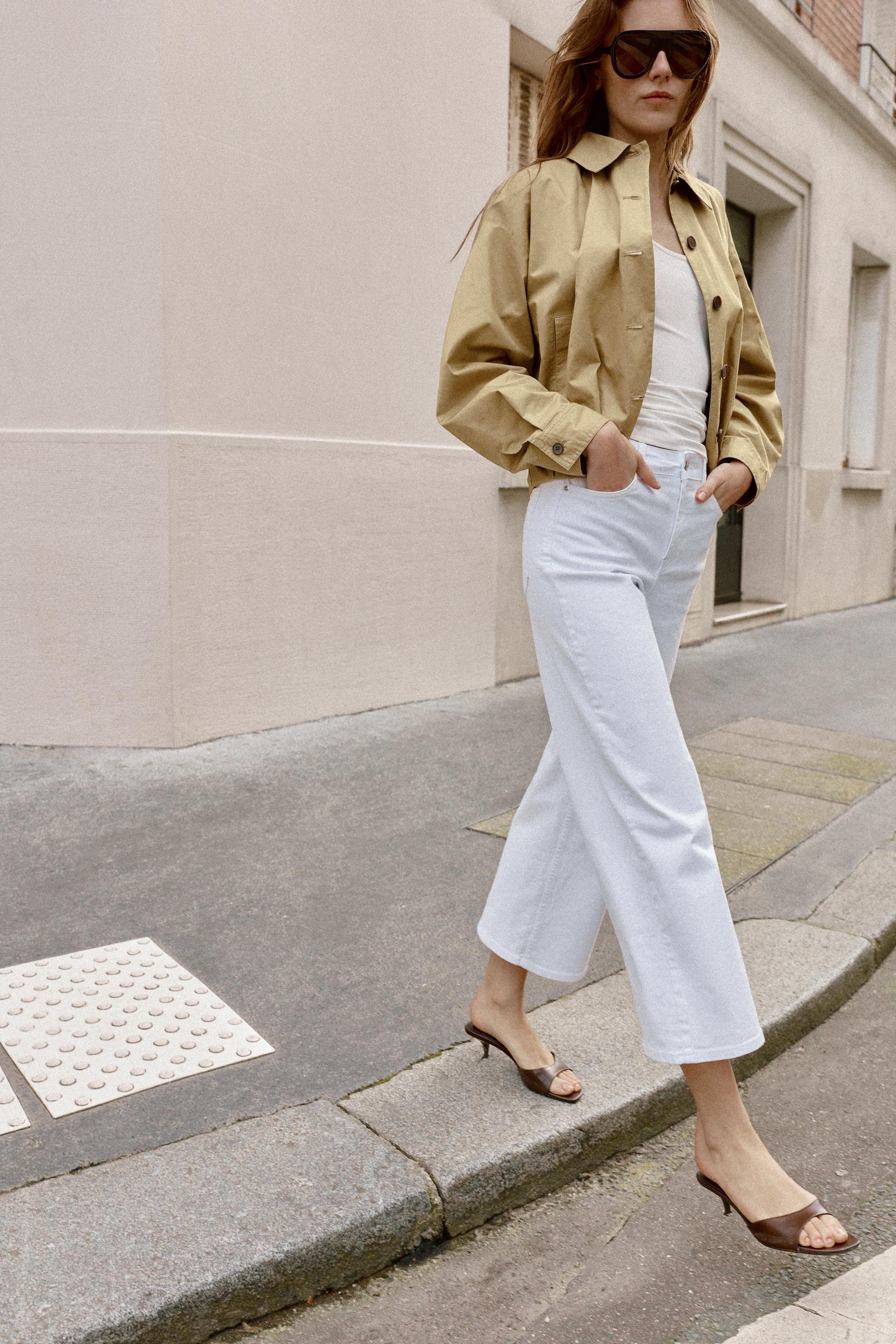 Los vaqueros blancos culotte de Zara que hacen tipazo y combinan con blusas rom�nticas o de lino: est�n arrasando esta primavera-verano