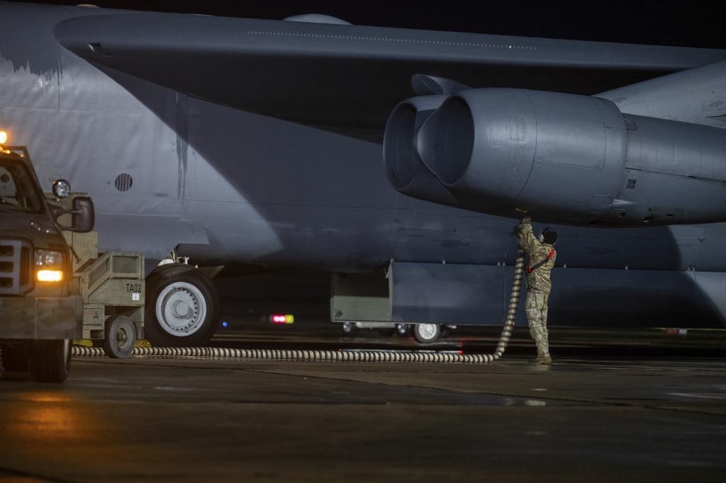 Un B-52 estadounidense en la base de Mor�n en noviembre de 2025