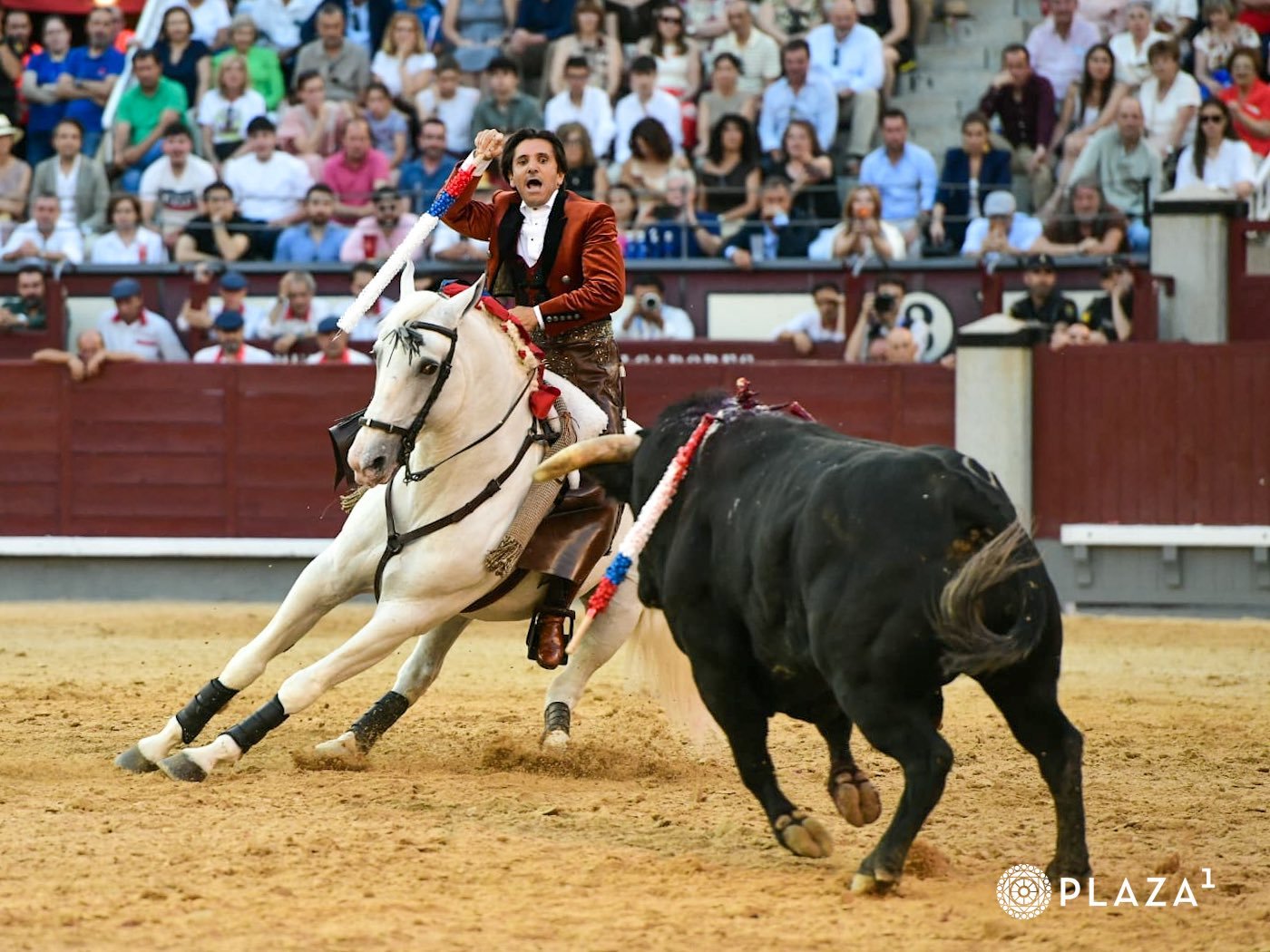 Oreja para la capacidad de Diego Ventura y otra para la pirotecnia de Cartagena en Las Ventas