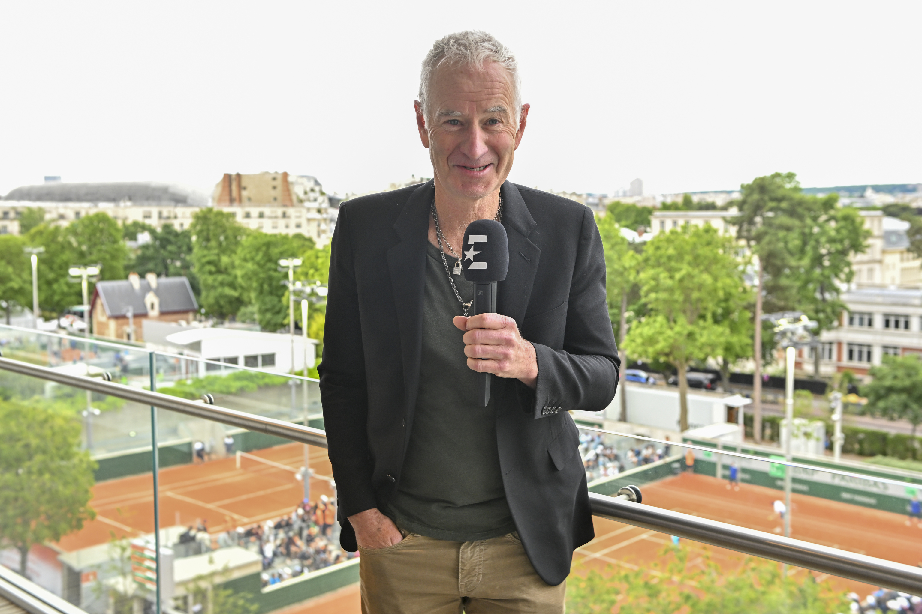 John McEnroe, en las instalaciones de Roland Garros.