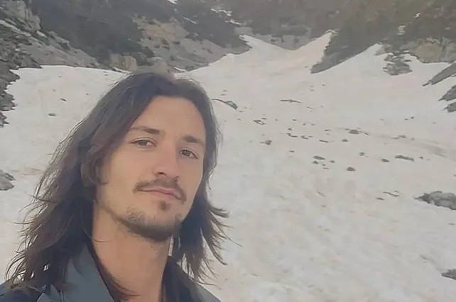 Francisco de Paula Exp�sito en una monta�a nevada.
