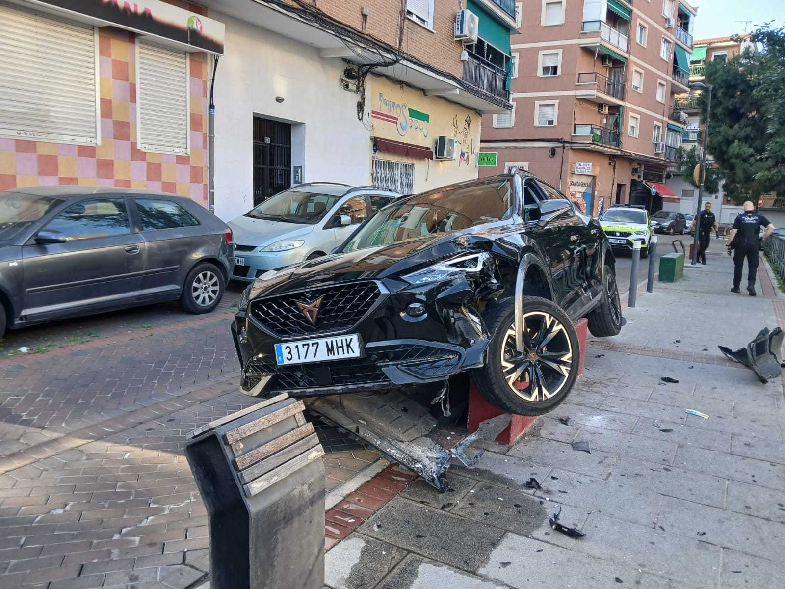 El coche estrellado en Alcorc�n, esta ma�ana.