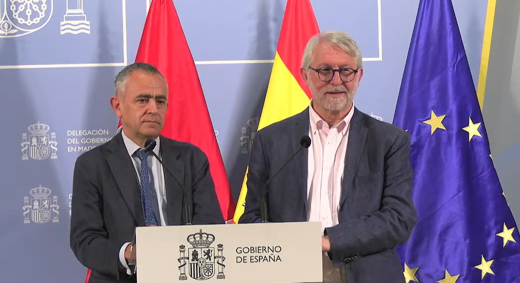 Santiago de la Cierva y Fernando Gim�nez Barriocanal miembos del comit� organizador de la visita