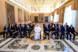 El Papa recibe al C�rculo Ecuestre con motivo del 170 aniversario de la instituci�n barcelonesa