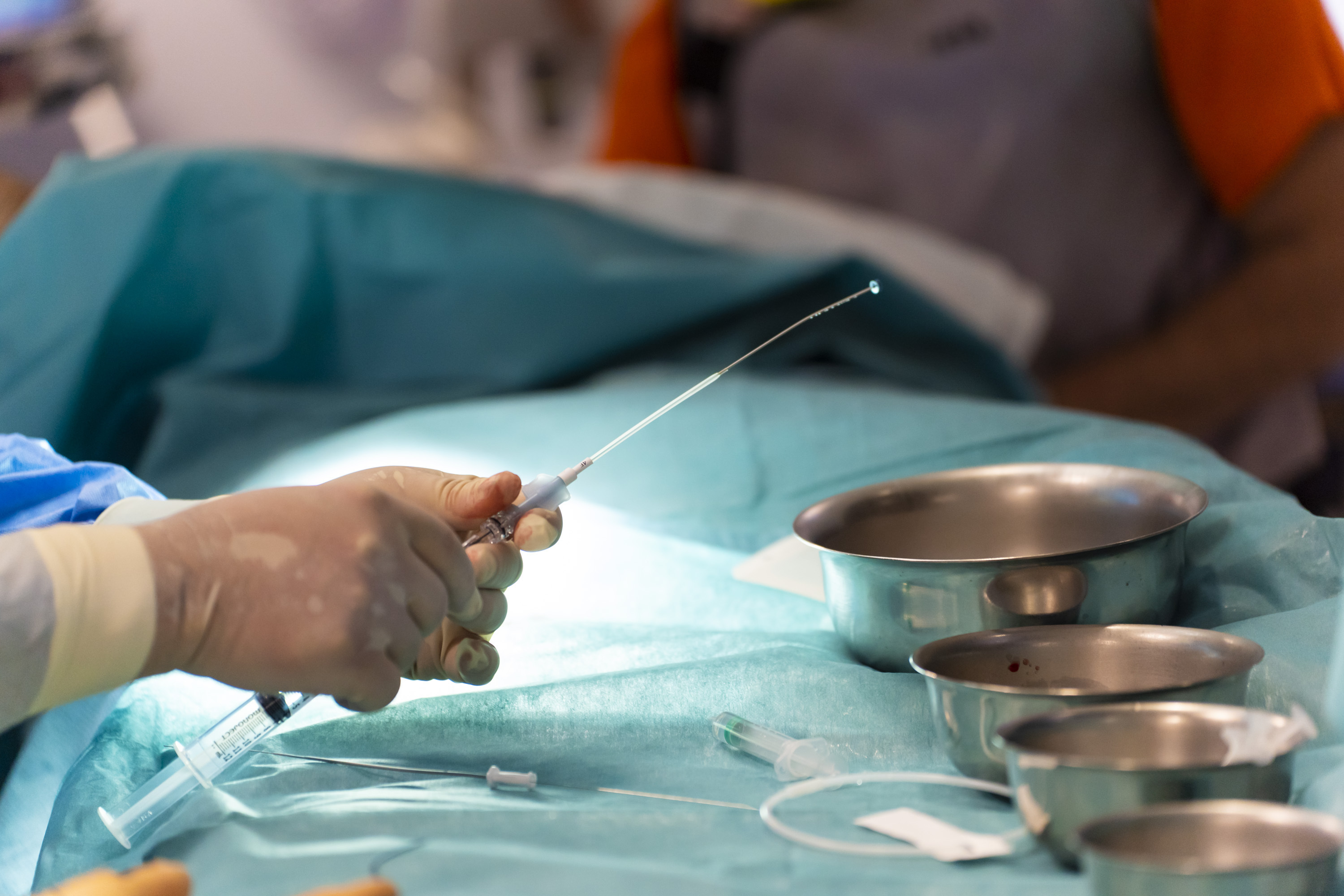 Mesa auxiliar de operaciones de un hospital madrileño.