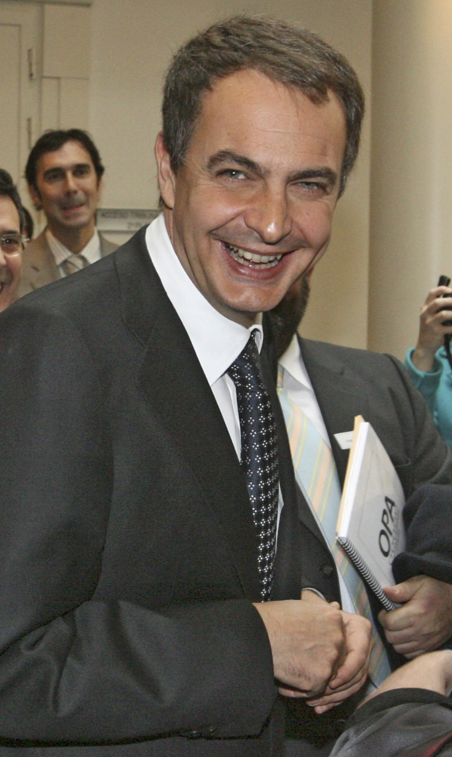 Zapatero, tras una sesi�n de control en 2006
