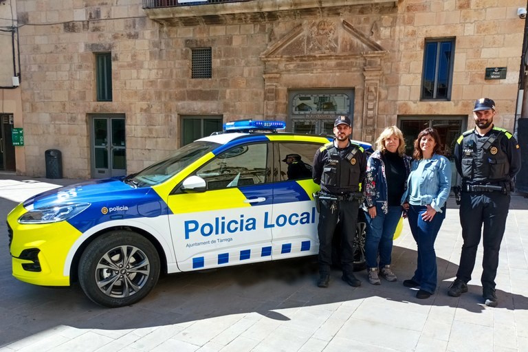 Un coche patrulla de la Policía Local de Tàrrega, Lleida.