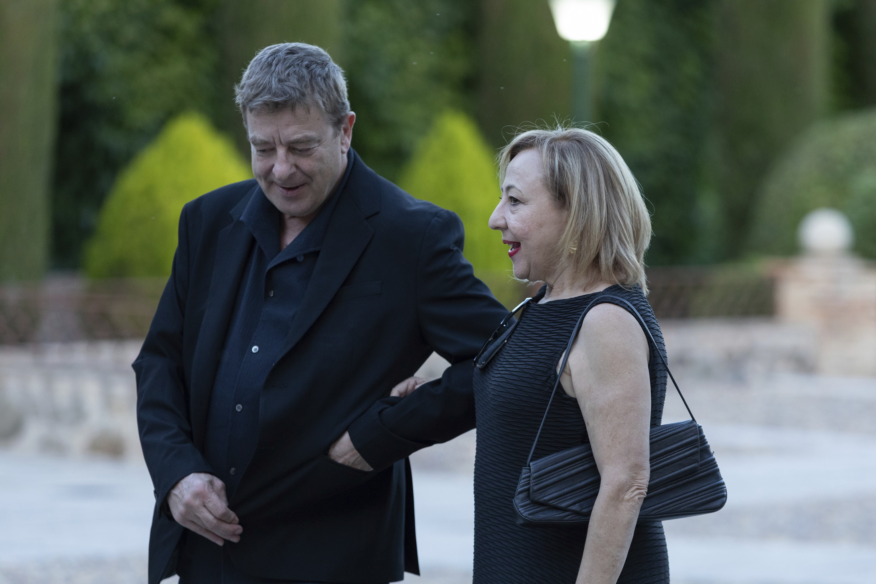 Carmen Machi y su pareja, Vicente, este martes en la recepci�n oficial y cena institucional celebrada en el Cigarral del �ngel, en Toledo.
