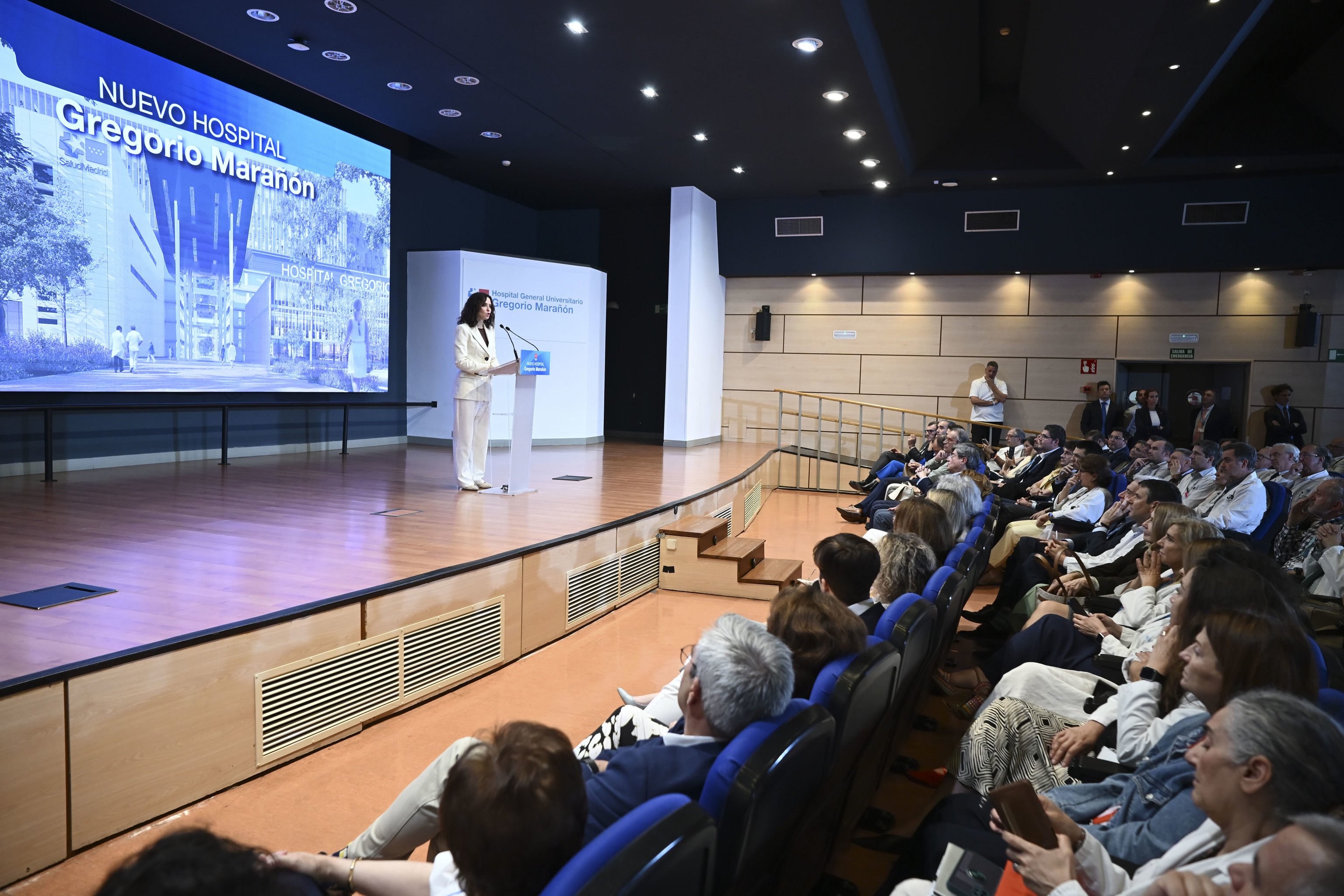 Ayuso entregará a León XIV la Medalla Internacional de la Comunidad de ...