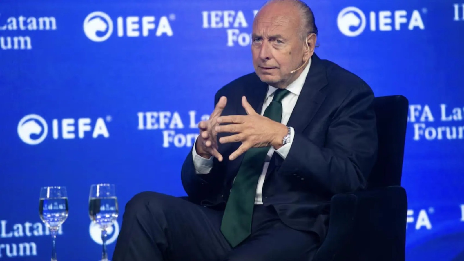 De Milei a Sánchez: así es José Luis Manzano, el empresario argentino que se ha asociado con los accionistas 'rebeldes' de Prisa en su nuevo canal de televisión
