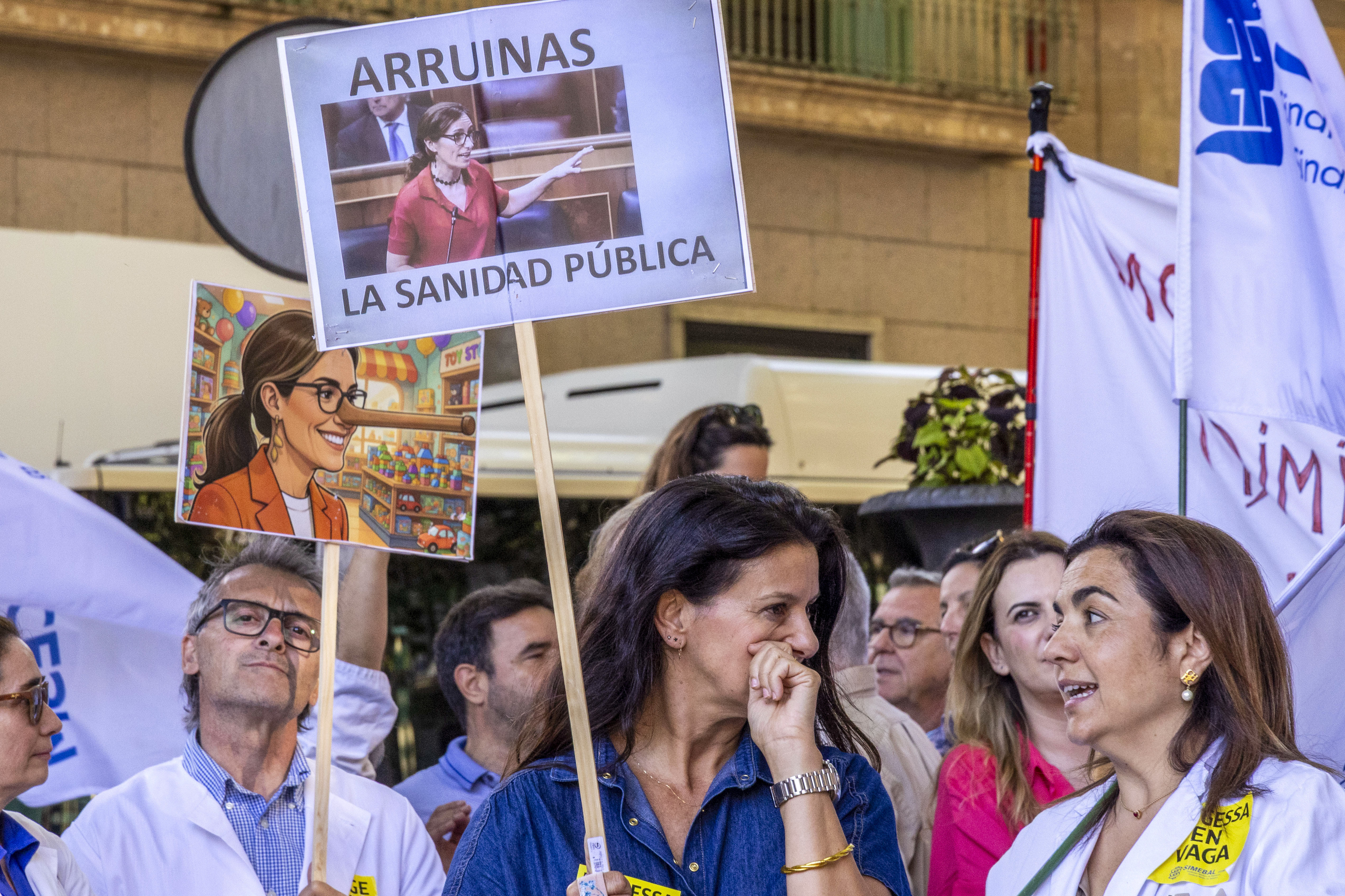 Concentración de médicos para reclamar un estatuto marco propio la semana pasada en Palma de Mallorca.