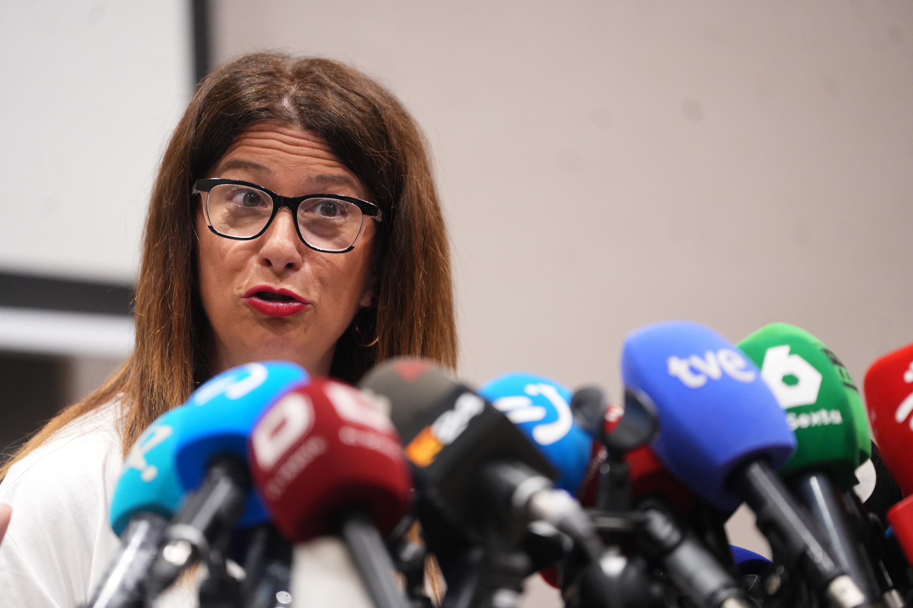 Leire apuntó a Sánchez como la X de las 'cloacas del PSOE' en una nota  manuscrita: "Sólo cuando ocurre lo de Begoña nos reciben" | España