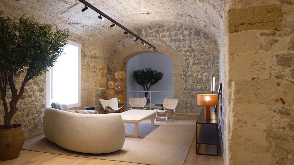 Inaugurado esta primavera, el Parador de Ibiza ocupa en lo más alto de Dalt Vila.