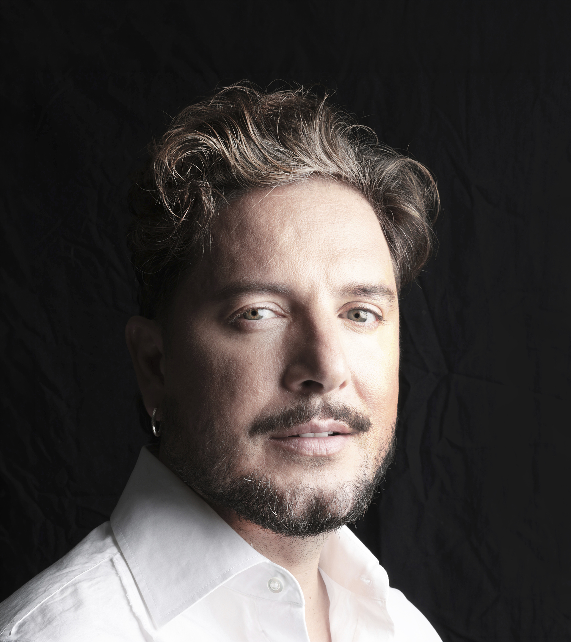 El cantante Manuel Carrasco presenta nuevo disco 'Pueblo Salvaje I'