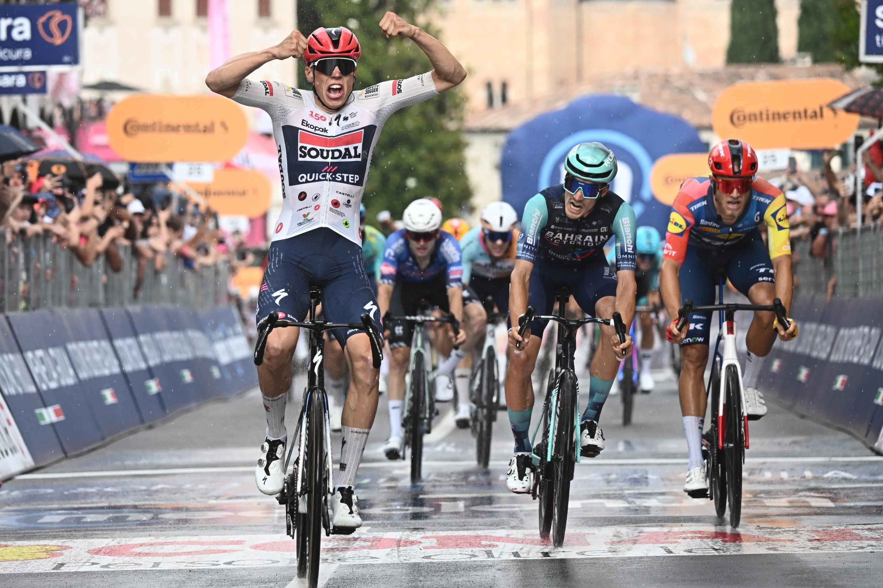 Magnier celebra su victoria en el sprint.
