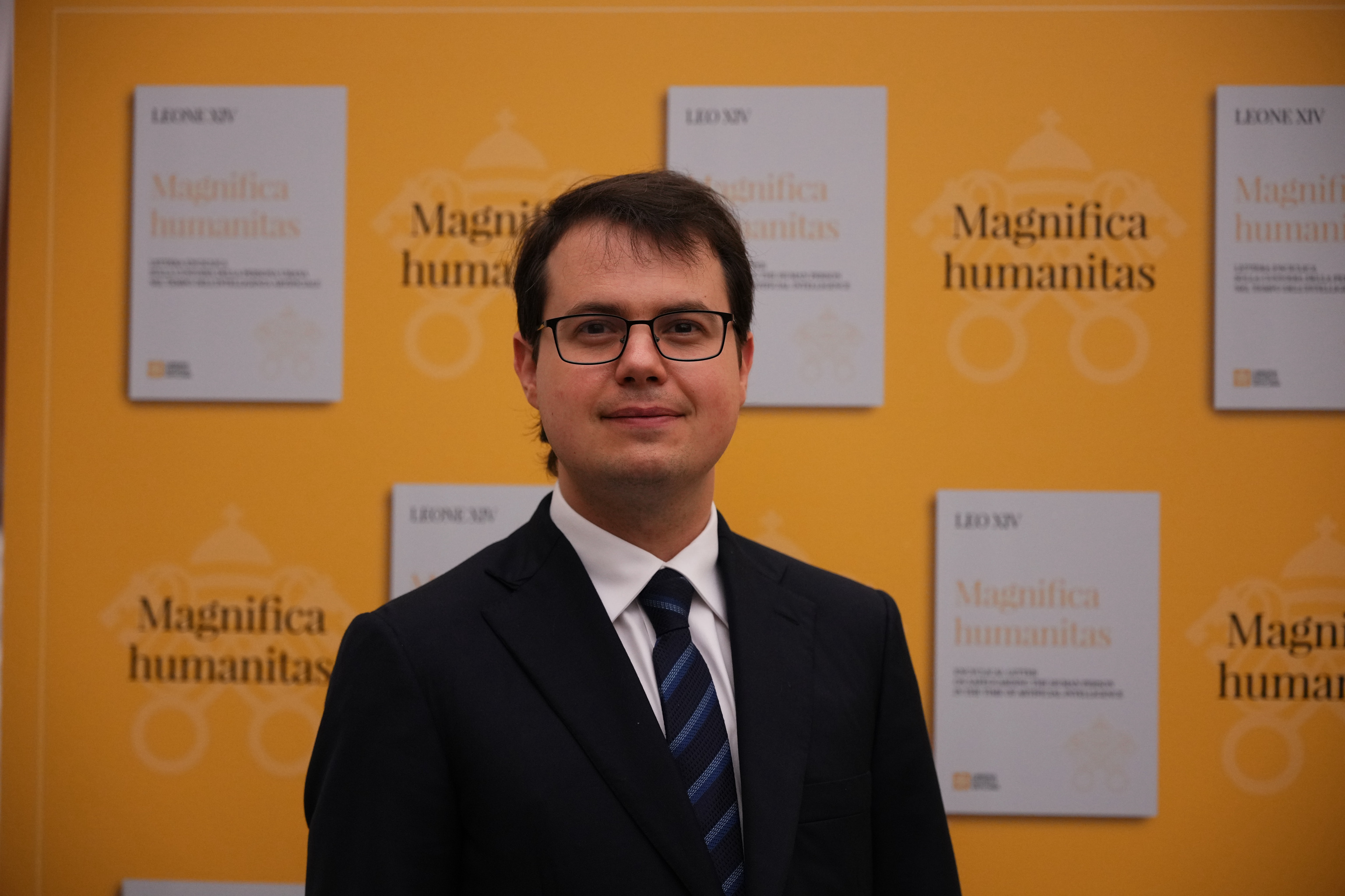 Christopher Olah, el fundador de Anthropic que intervino en la primera encíclica del Papa
