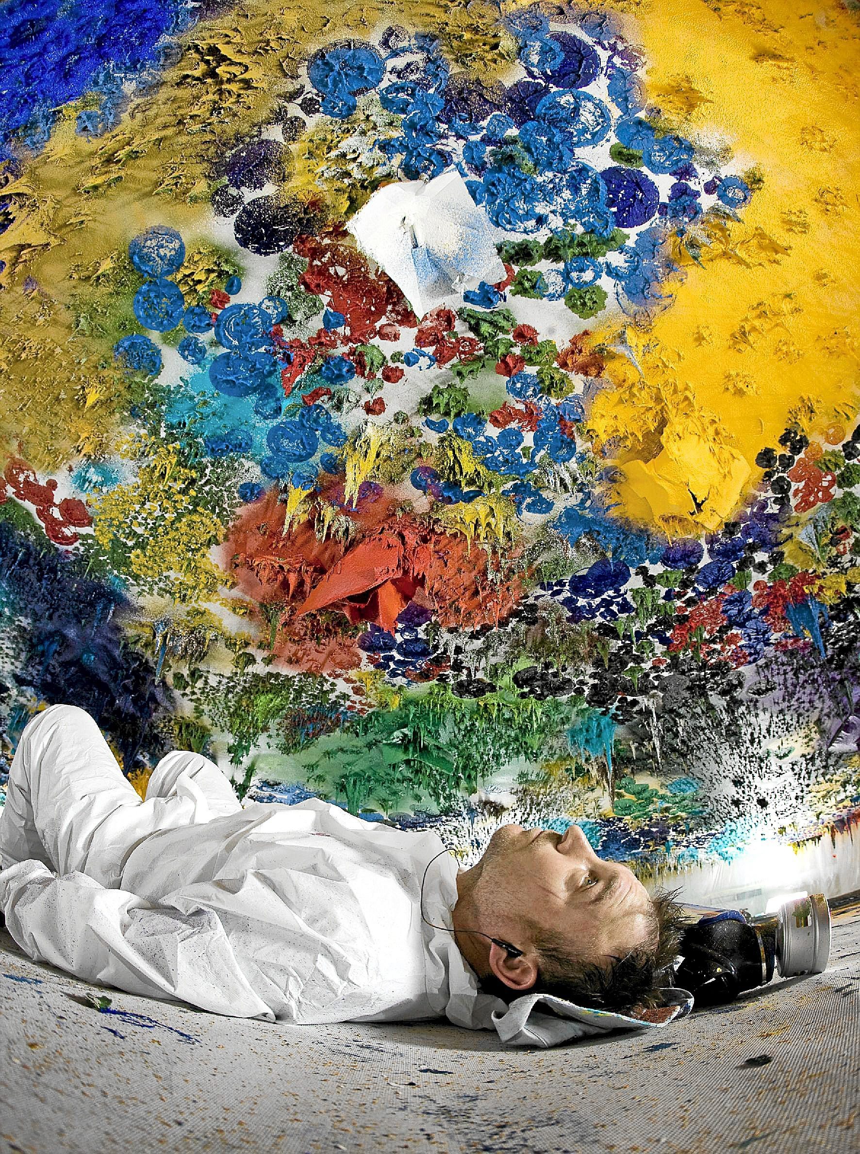 Miquel Barceló trabajando en la cúpula en 2007