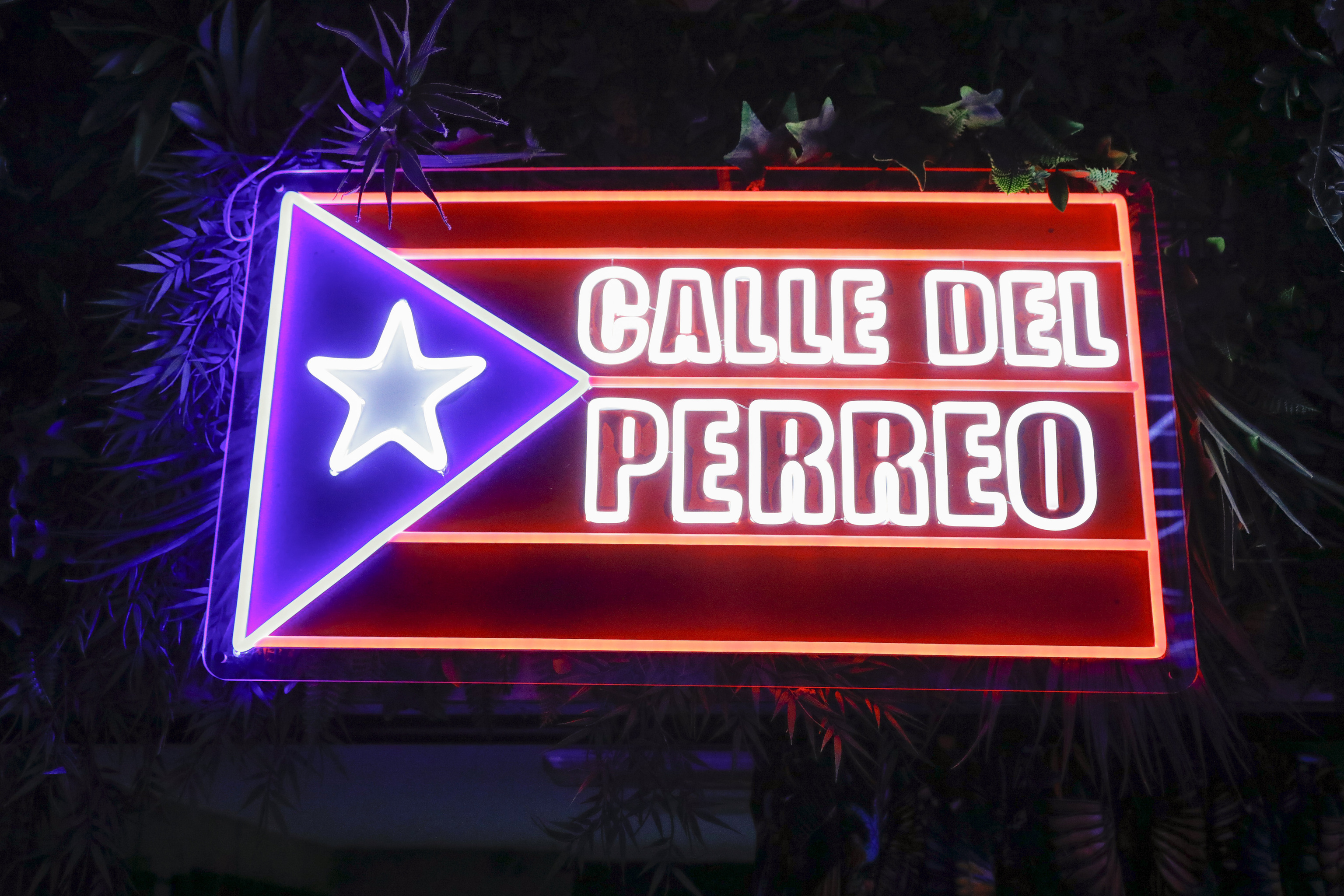 Cartel en el bar Calle 365, situado en Huertas.