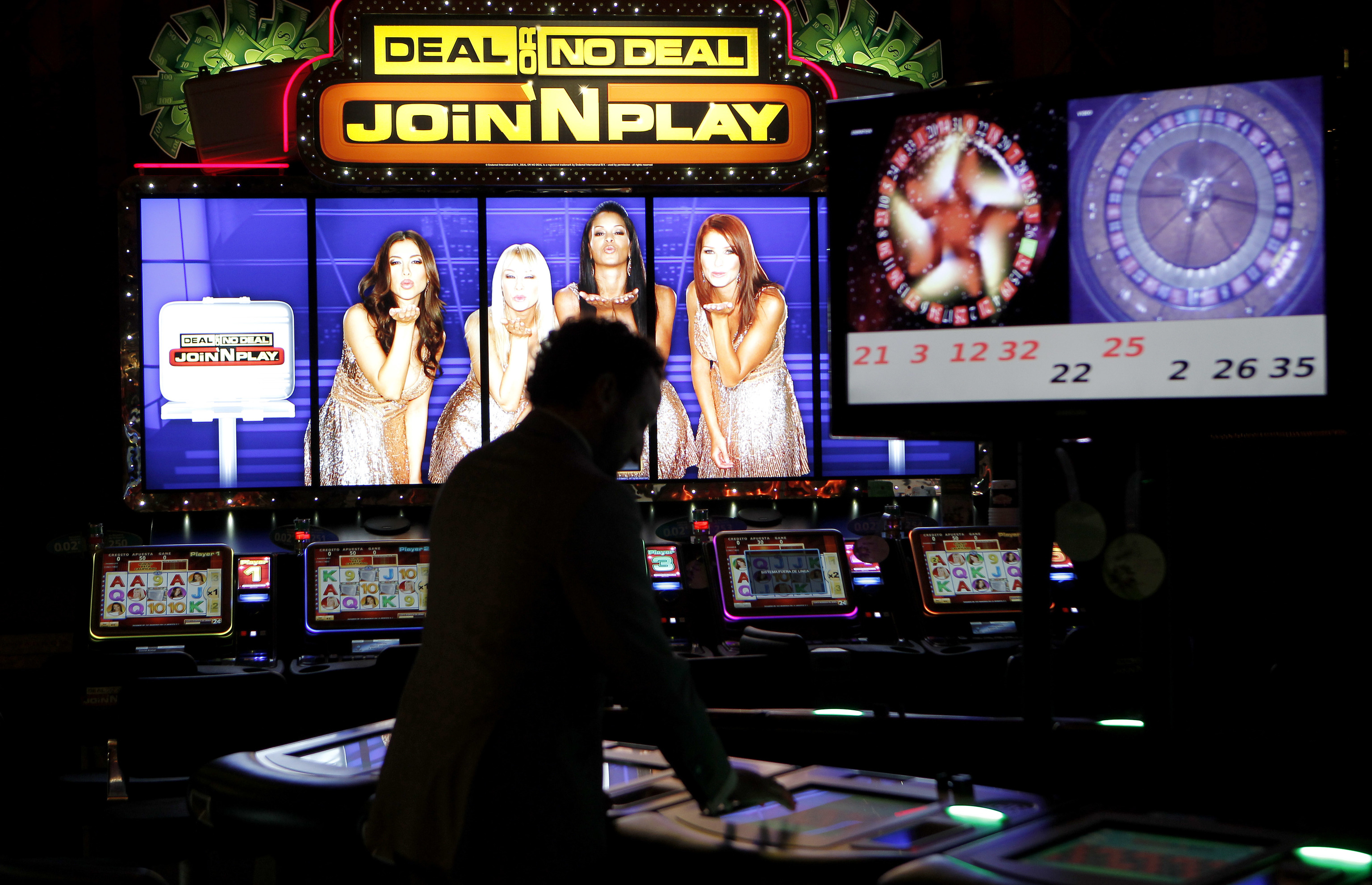 Fotografía de archivo de un casino en Madrid con un casino 'online'.